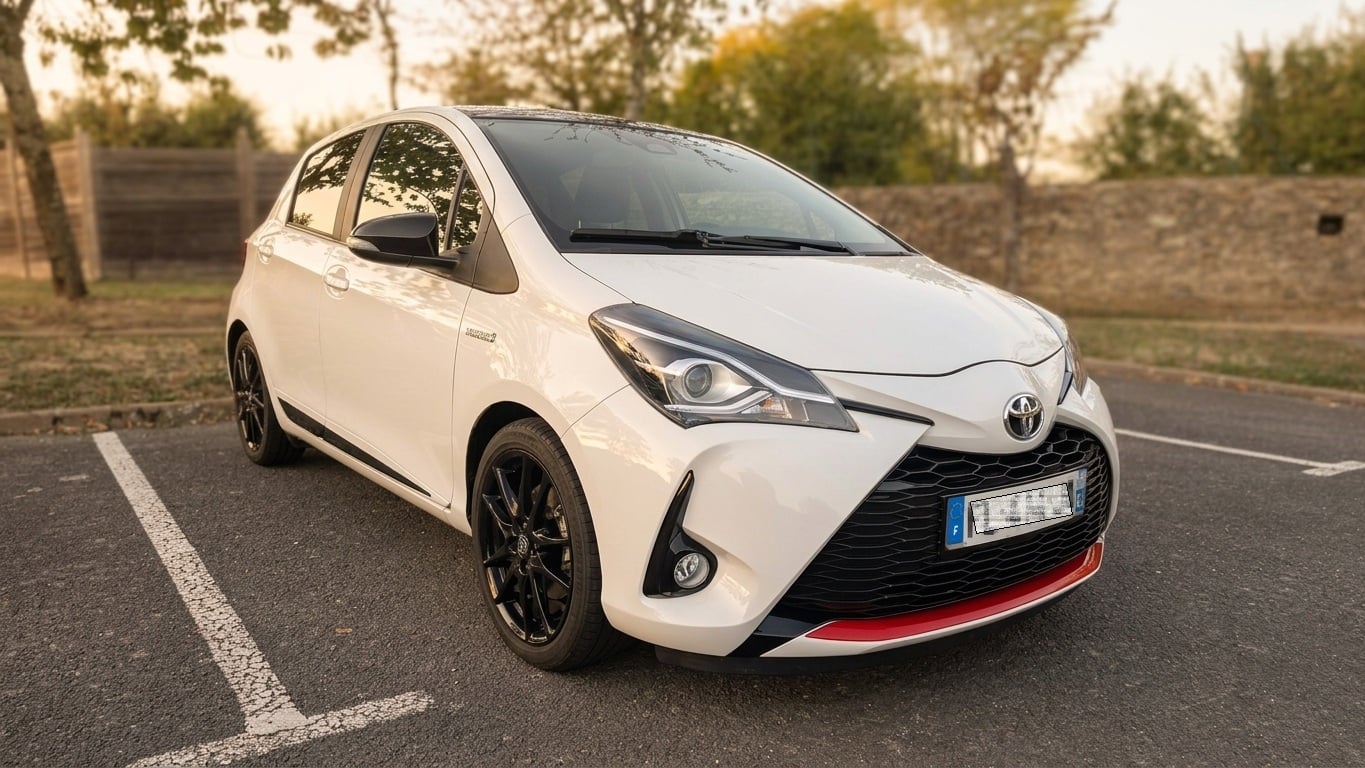 Toyota Yaris Hybride, 2019, Essence 95 / Électrique (hybride), automatique