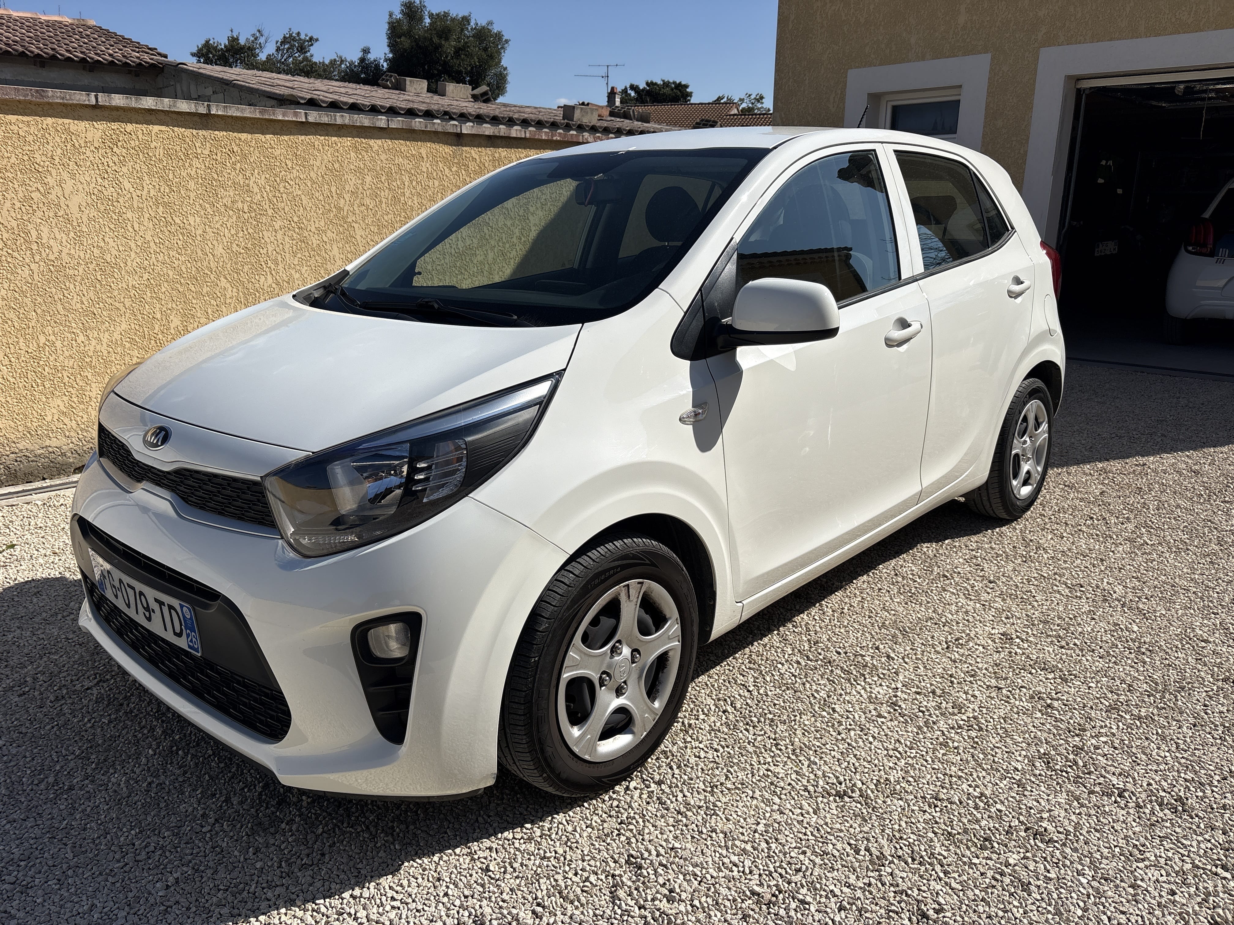 Kia Picanto 1.0, 2019, Essence 95