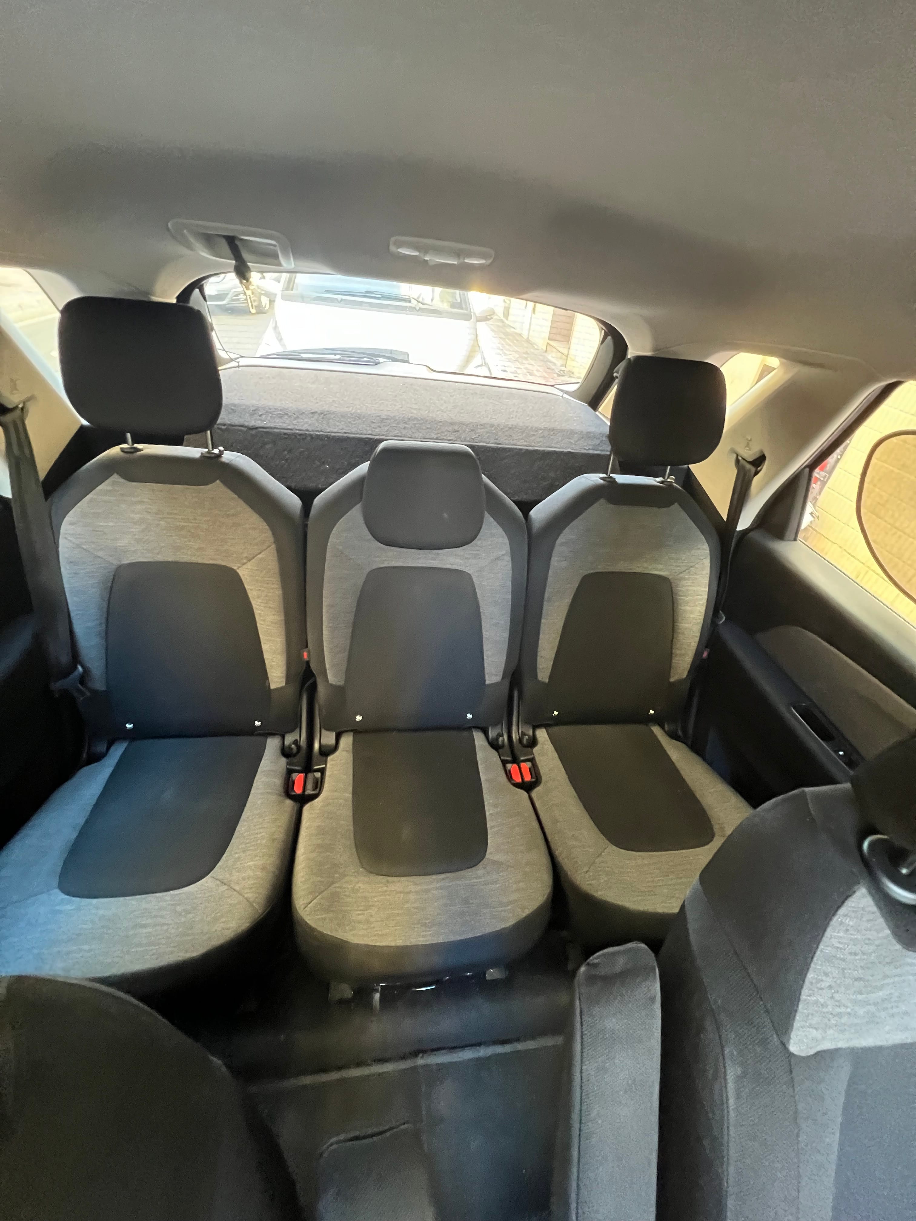 Citroen C4 Picasso con Silla infantil