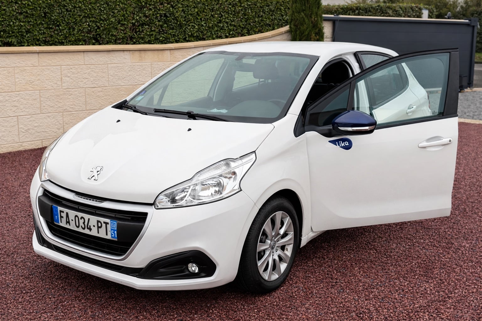 Peugeot 208, 2018, Essence 95