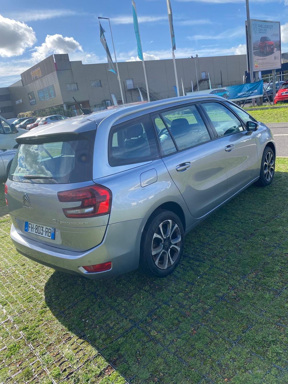 Citroen C4 Grand Spacetourer avec GPS