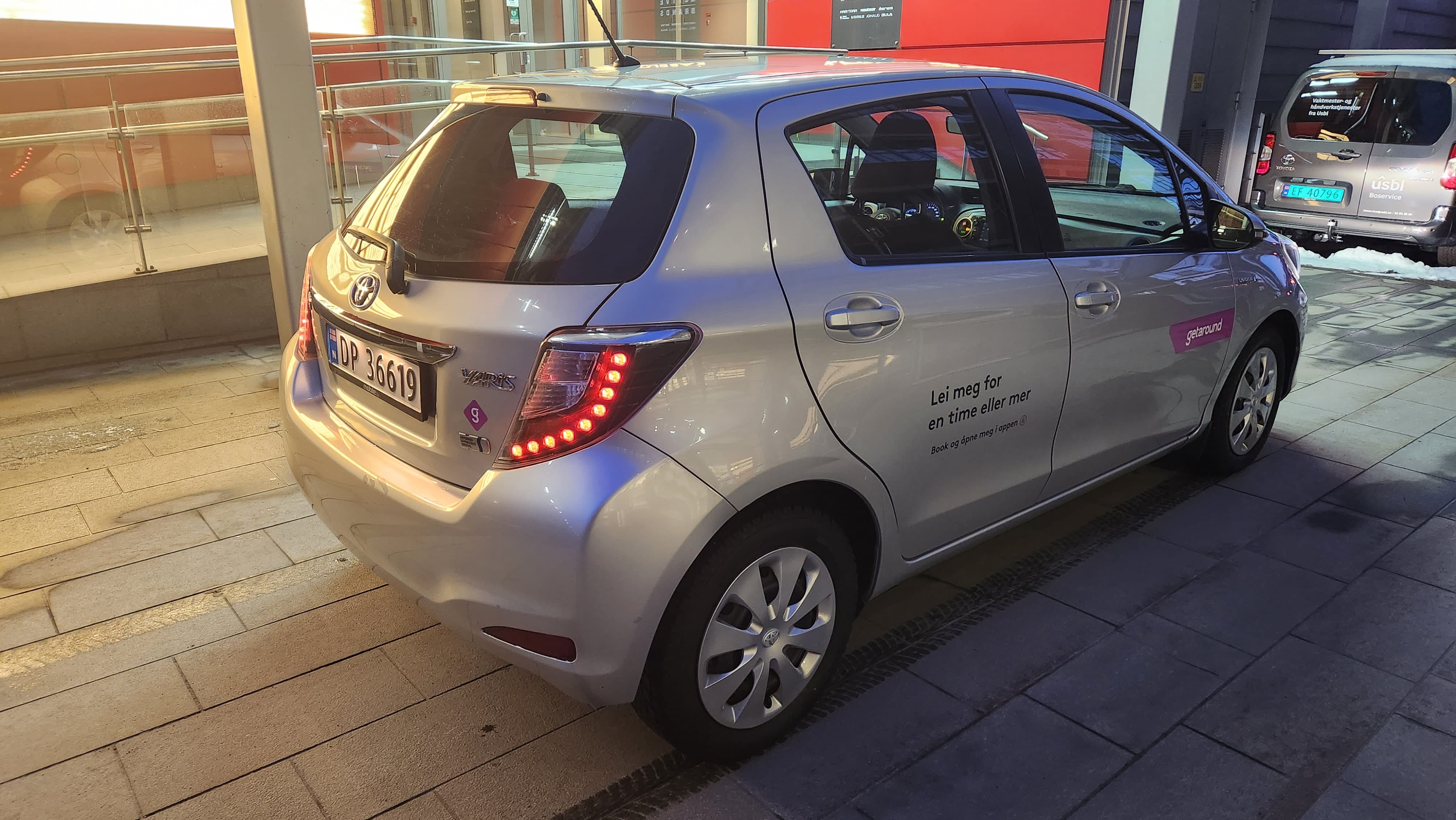 Toyota Yaris Hybrid 1,5 Bensin/Hybrid, Automat med GPS