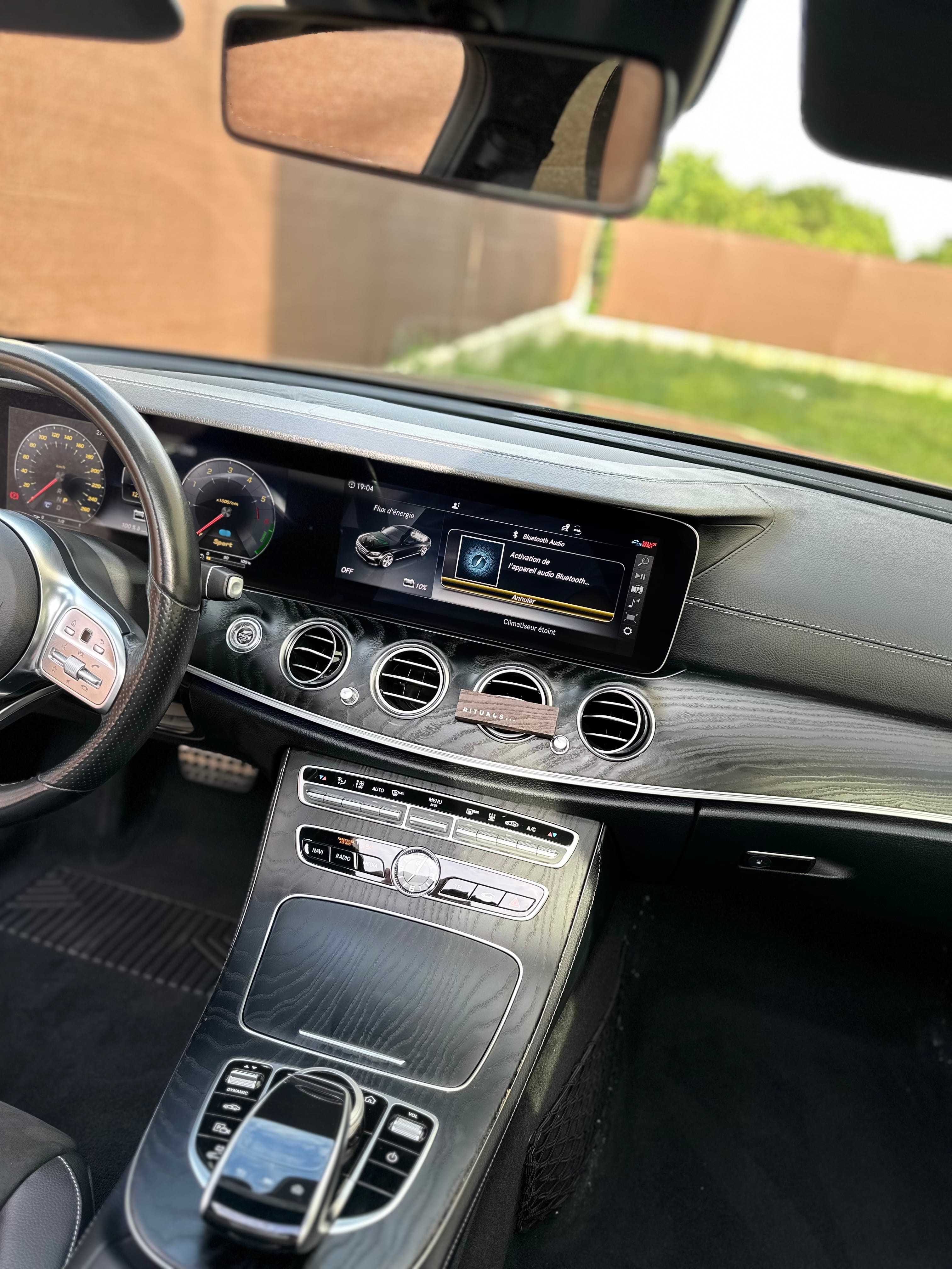 Mercedes-Benz Classe E E 300 avec GPS