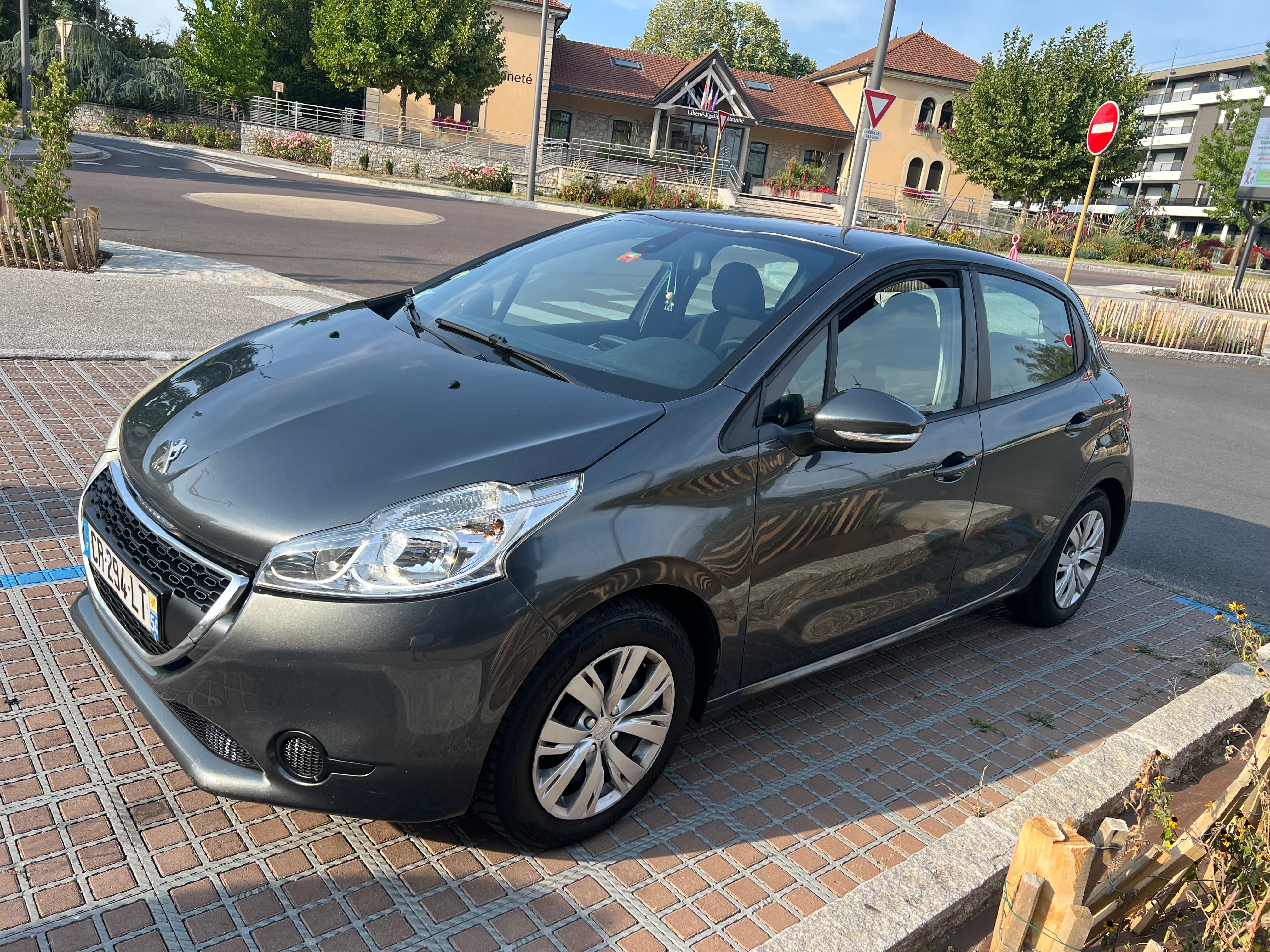 Peugeot 208 avec Caméra de recul