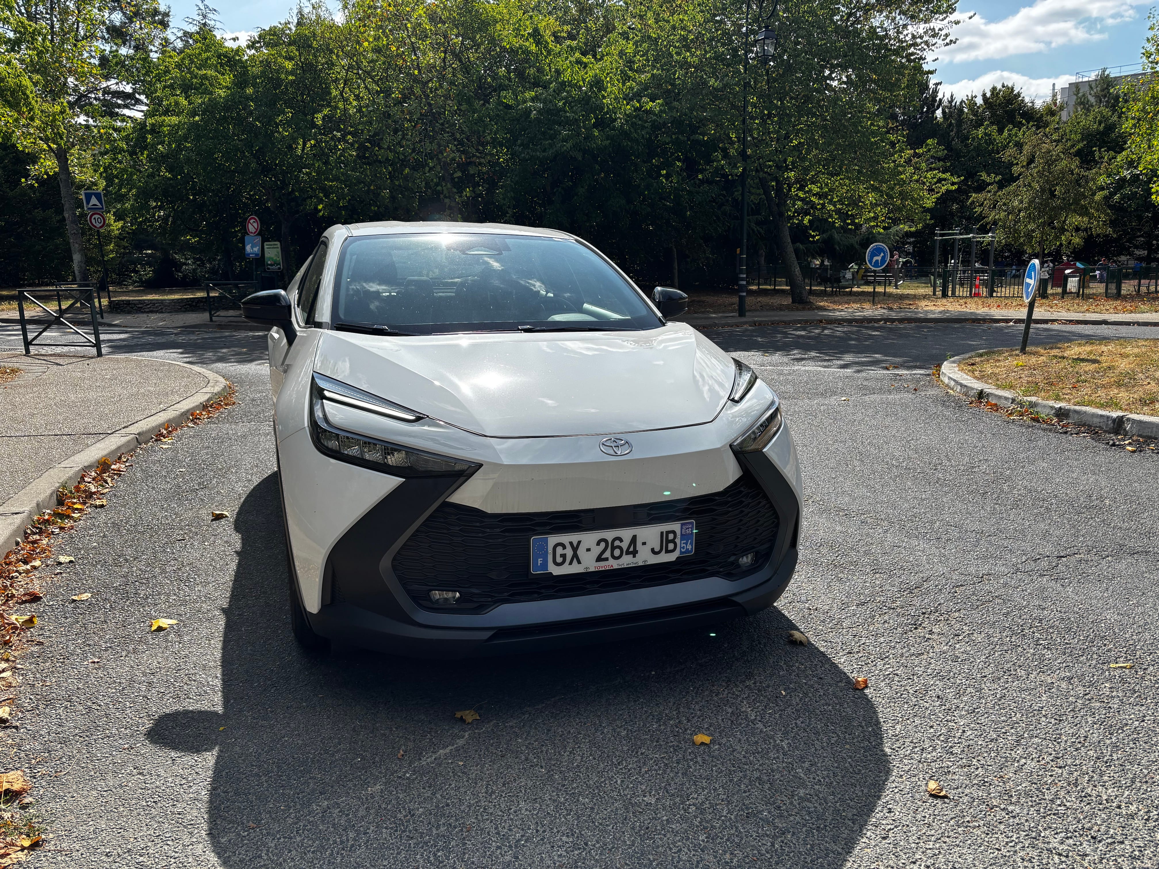 Toyota C-HR Hybrid, 2024, Essence 95 / Électrique (hybride), automatique