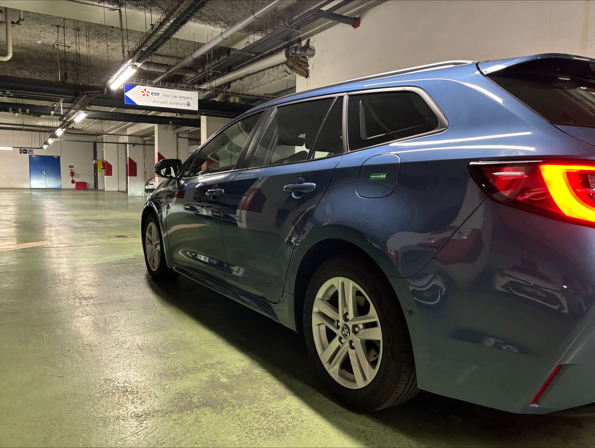 Toyota Corolla Break Hybride avec GPS