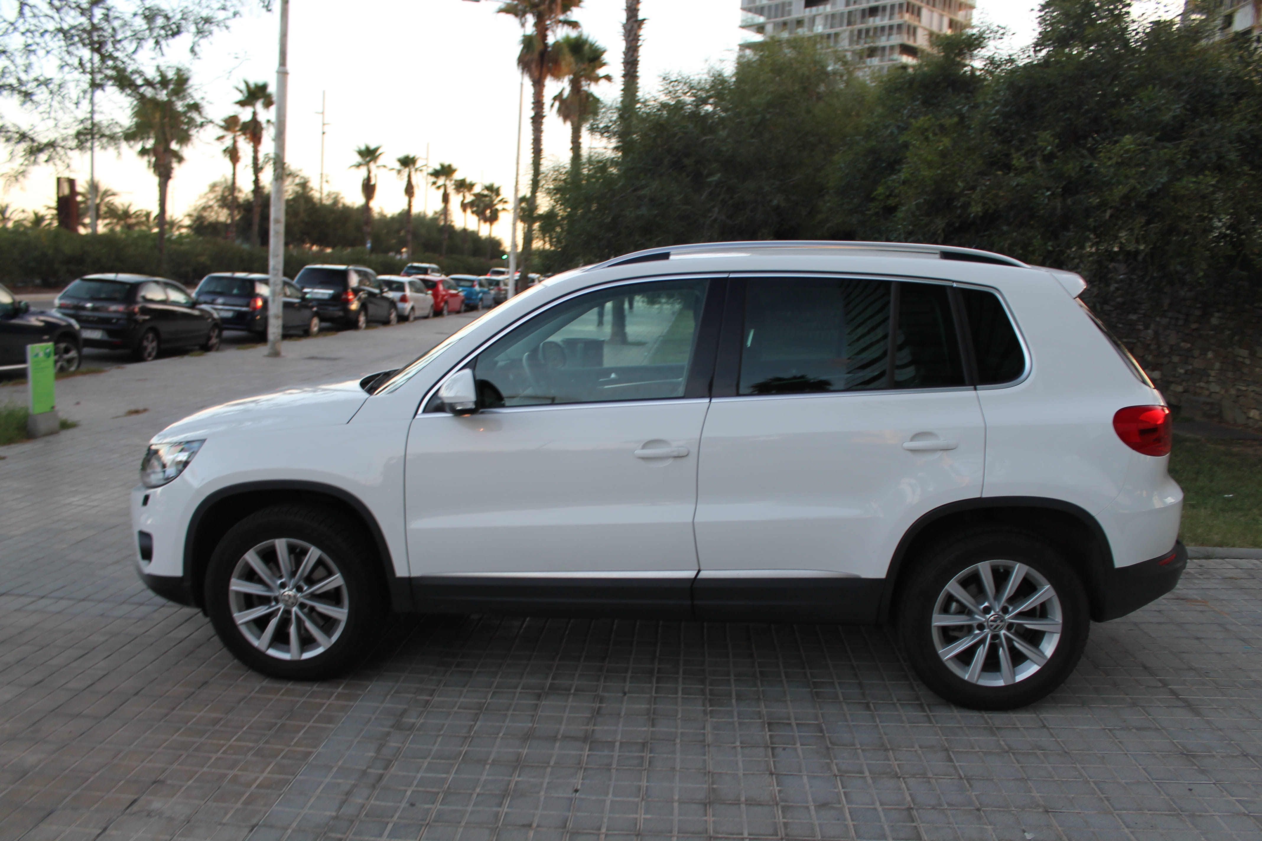 Volkswagen Tiguan 2.0 TSI mit Kindersitz