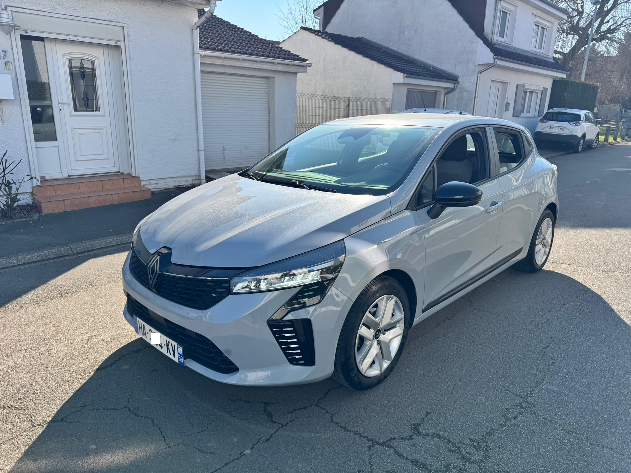 Renault Clio, 2024, Essence 98
