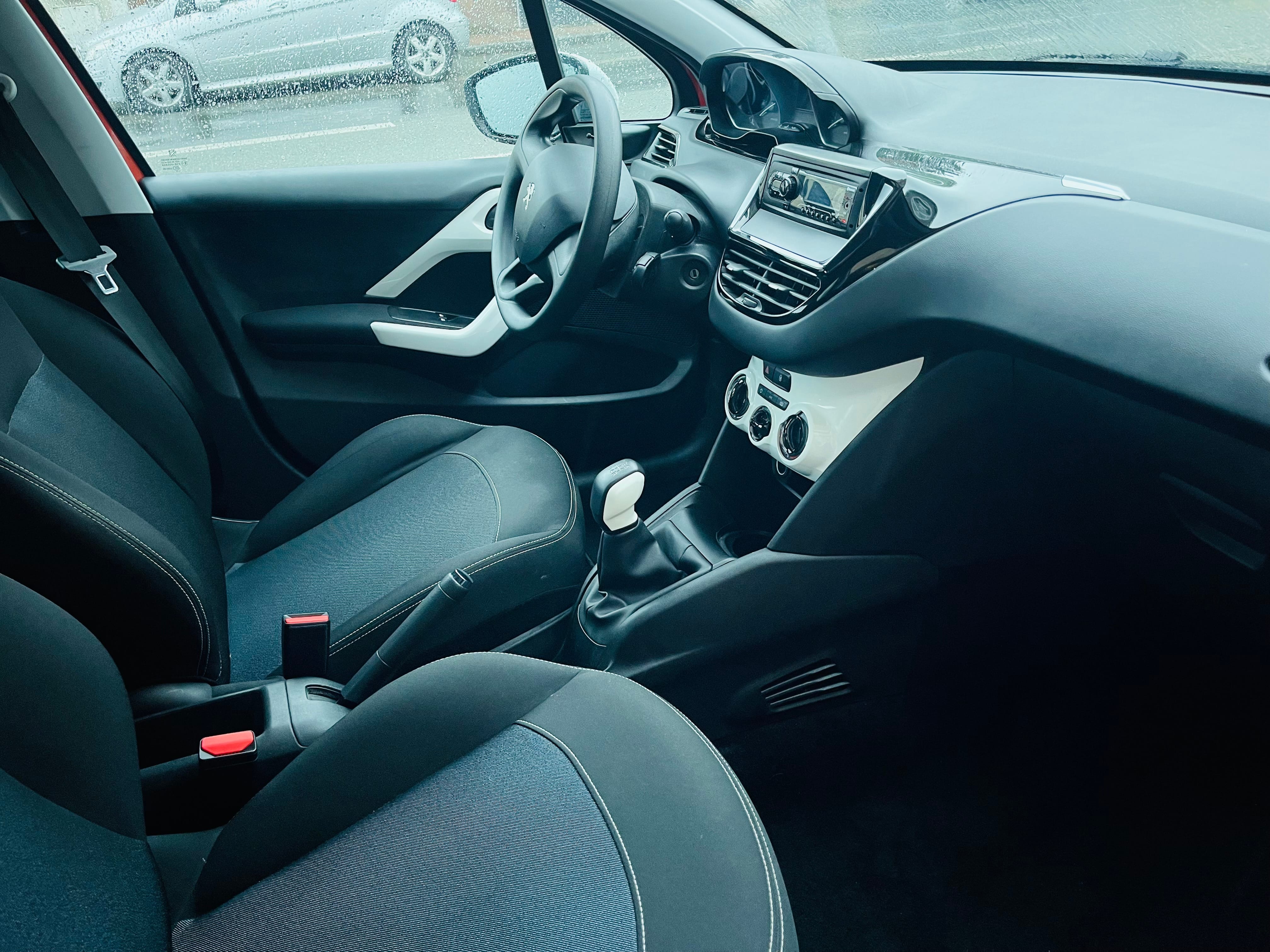 Peugeot 208