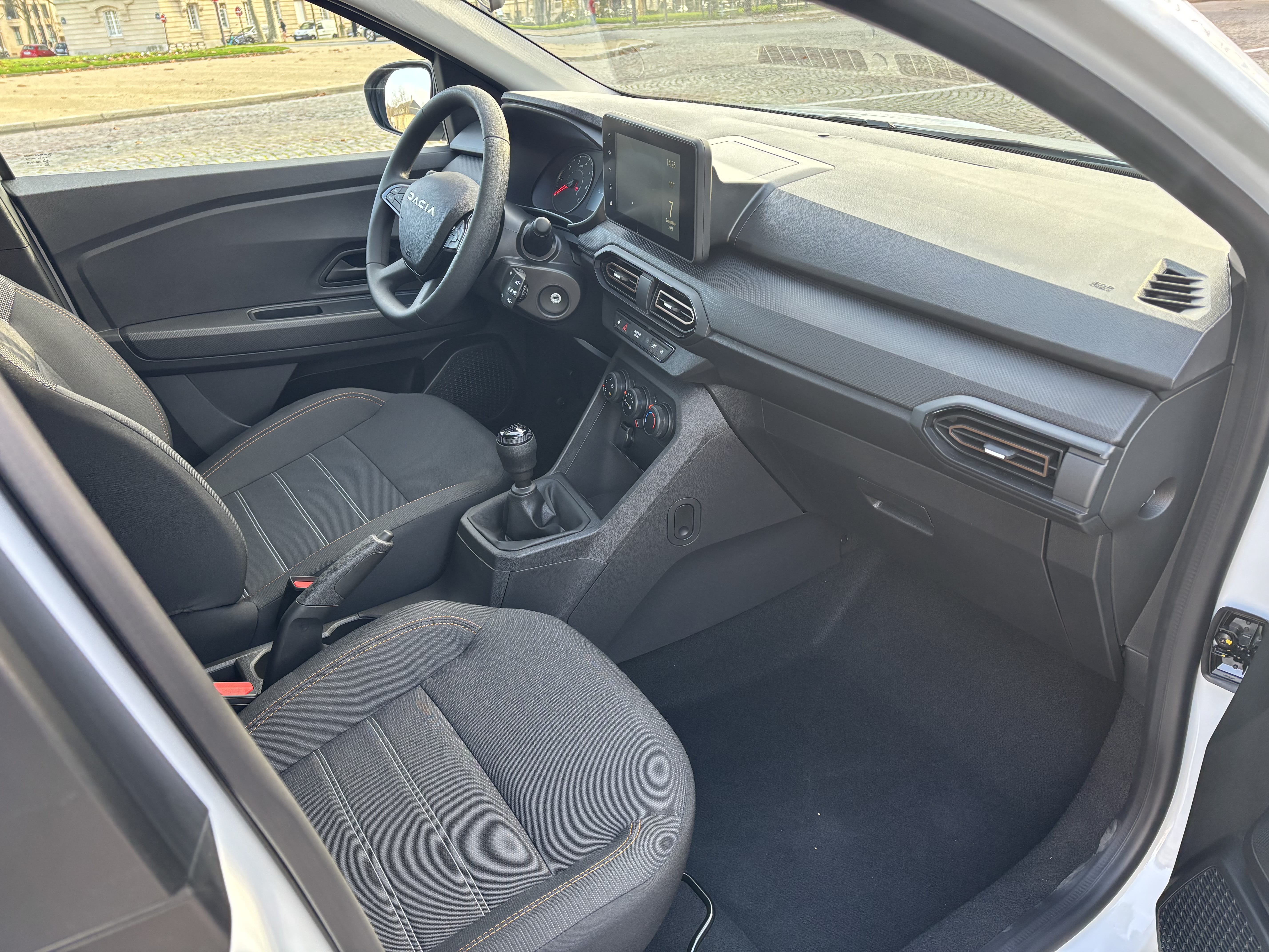 Dacia Sandero Stepway  90 cv / métro ligne 2 / Bluetooth avec Audio Bluetooth