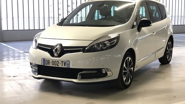 Renault Grand Scenic Louez le Renault Grand Scénic 7 Places – Spacieux, Confortable et Économique ! avec Audio Bluetooth