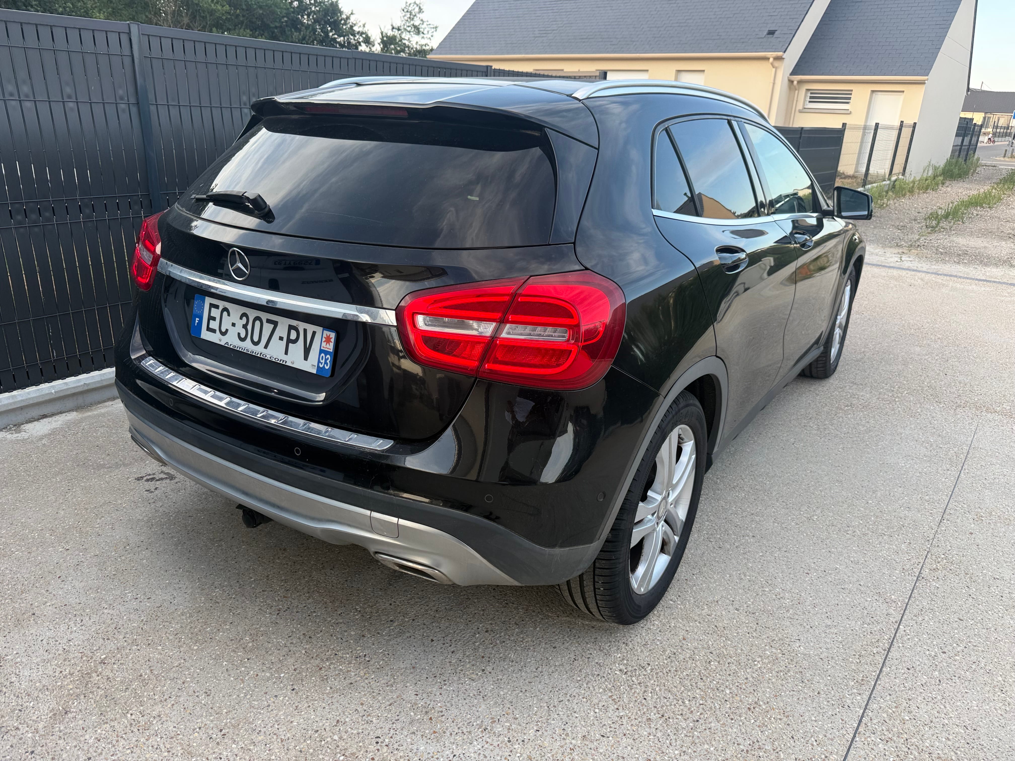 Mercedes-Benz GLA 200 avec Caméra de recul
