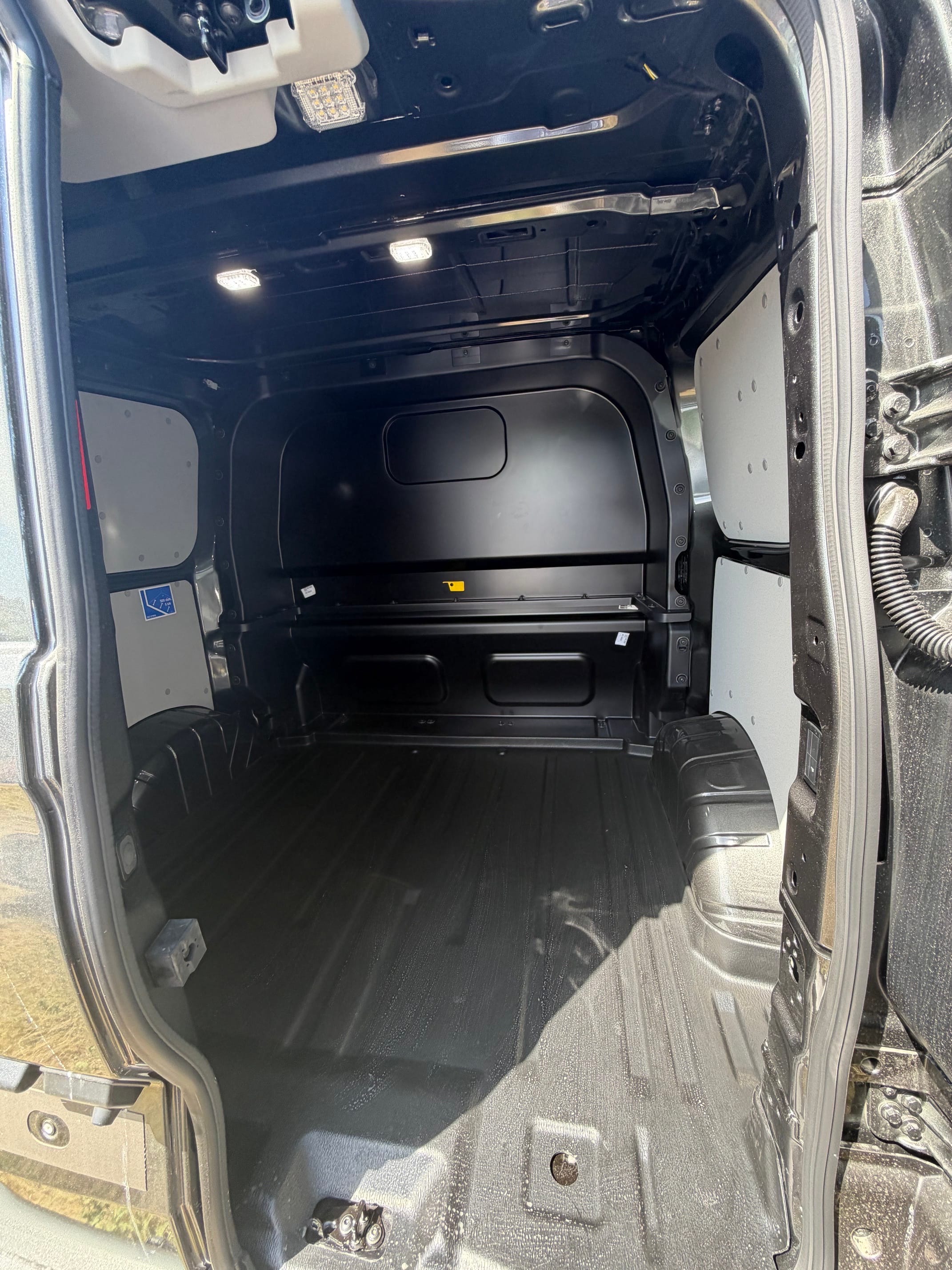 Ford Transit Custom Fourgon avec Coffre de toit