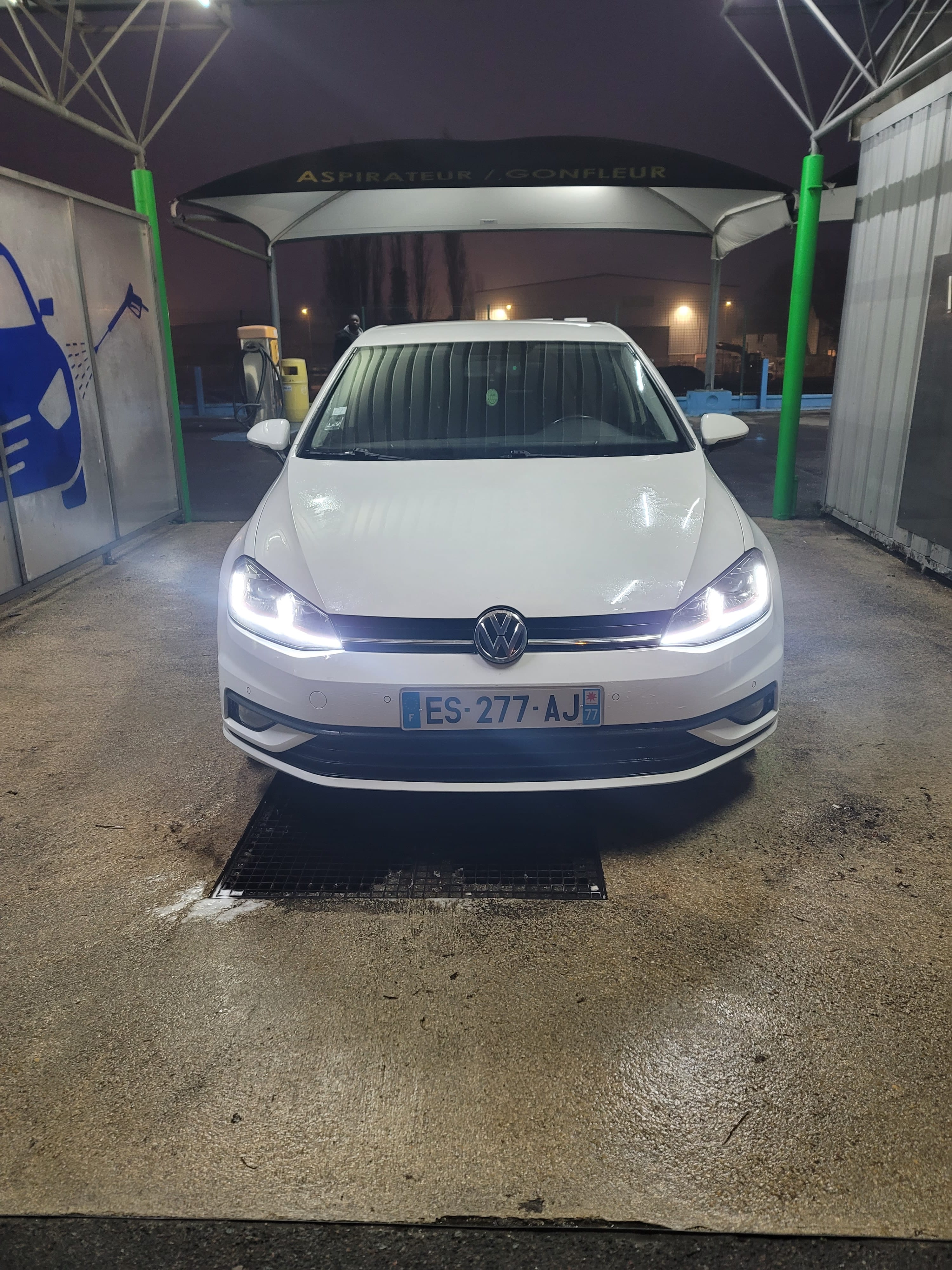 Volkswagen Golf avec GPS