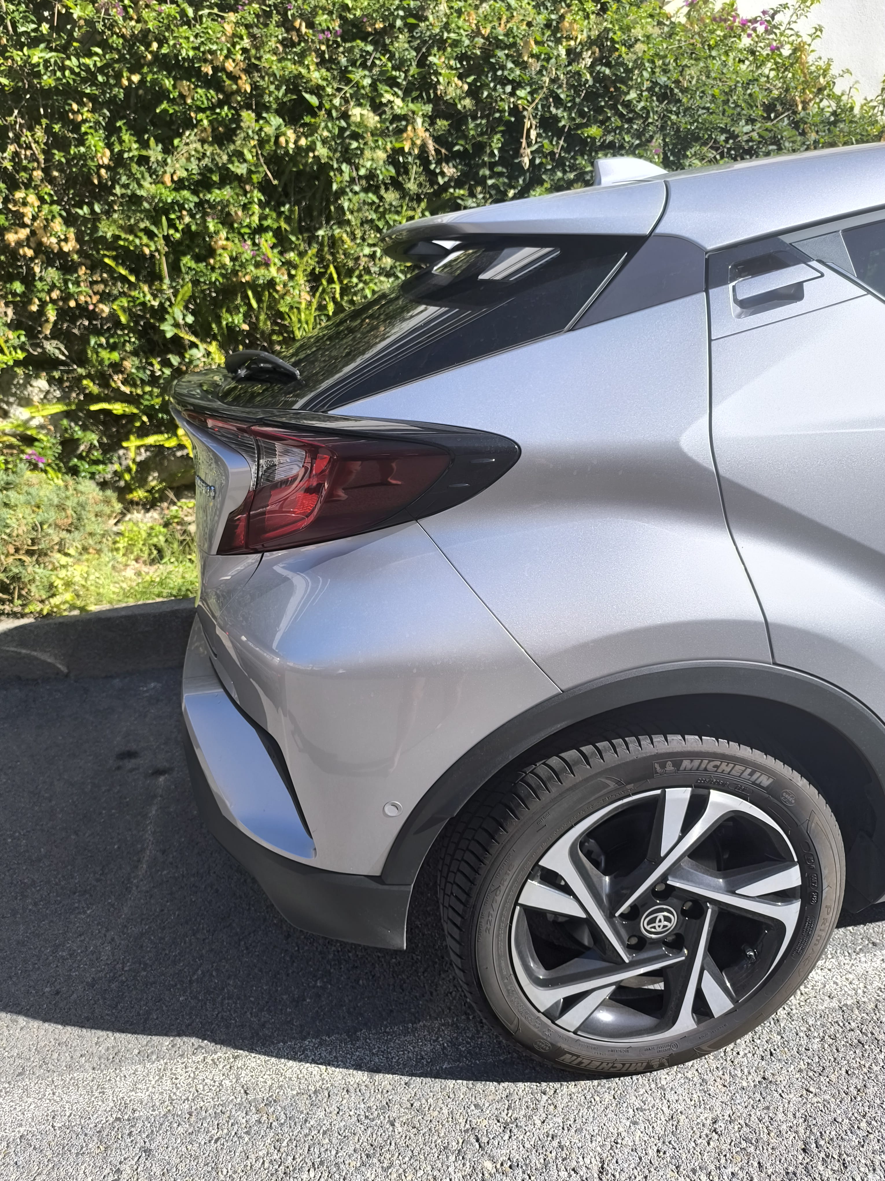 Toyota C-HR Hybrid avec Entrée audio / iPod
