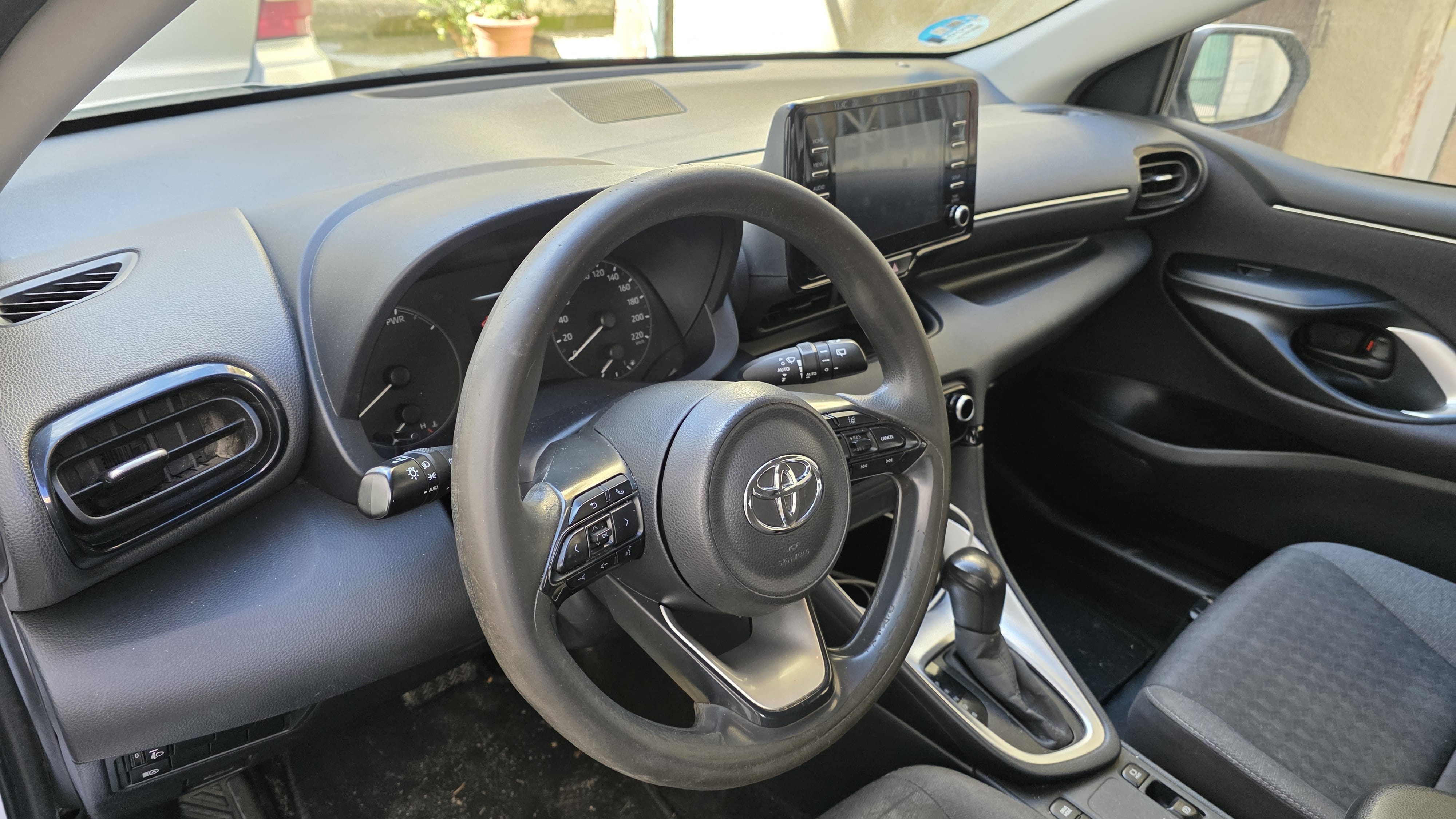 Toyota Yaris Híbrido mit Tempomat