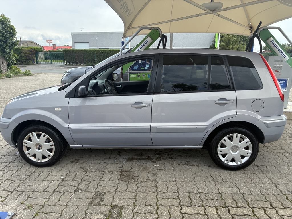 Ford Fusion avec Climatisation