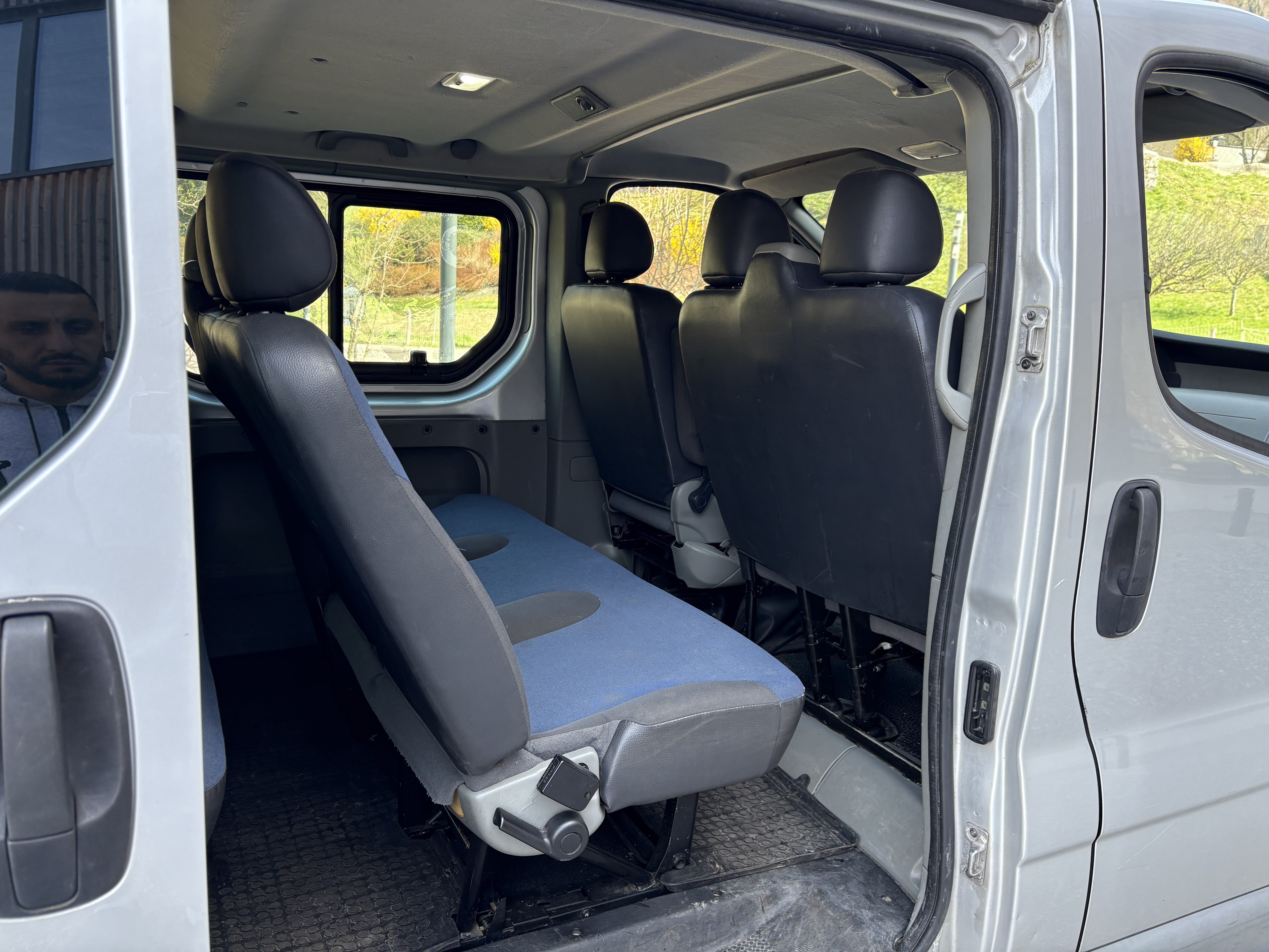 Renault Trafic Passenger Minibus 9 places avec Audio Bluetooth