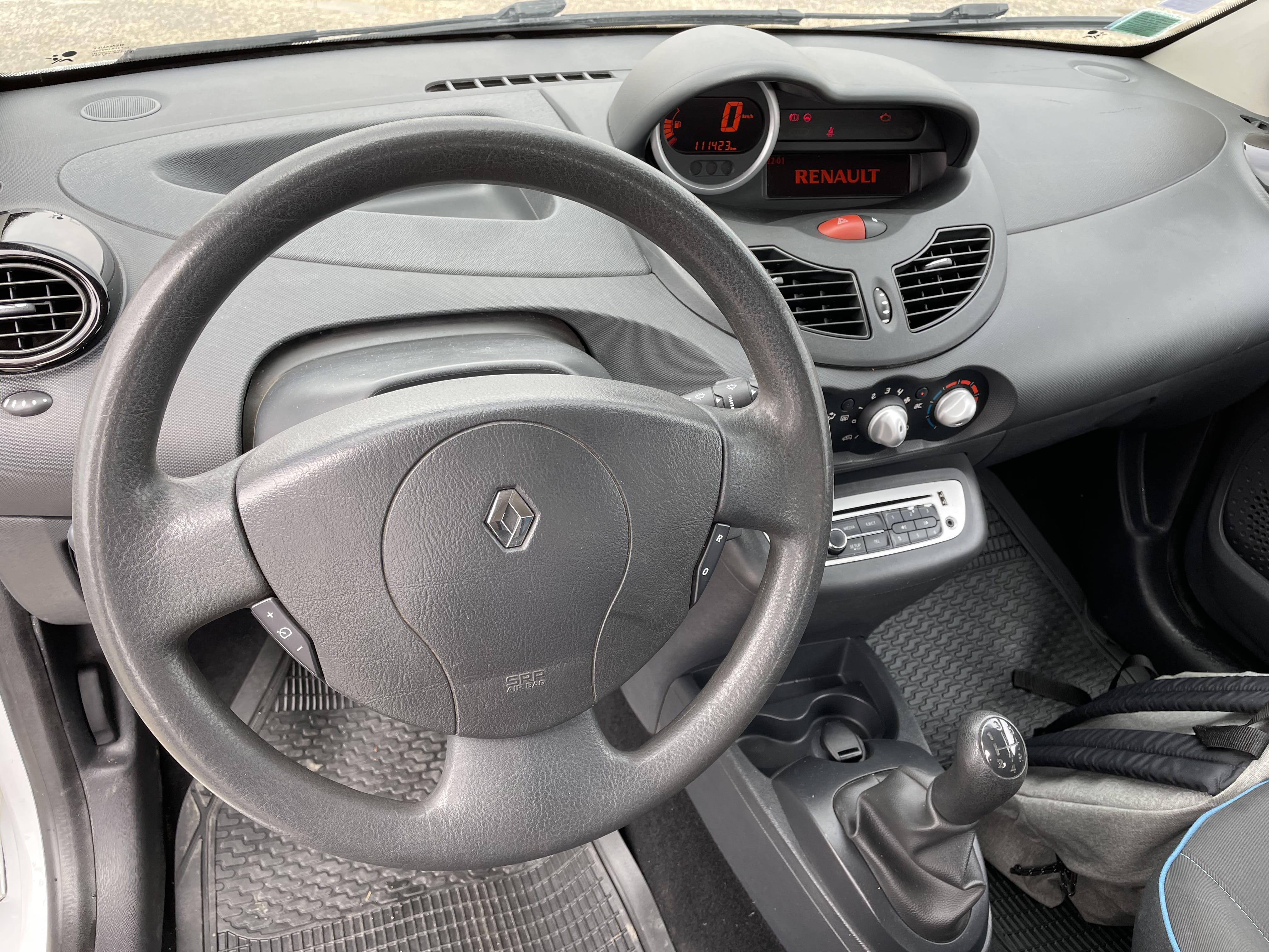 Renault Twingo 1.5 DCI 75cv avec Entrée audio / iPod
