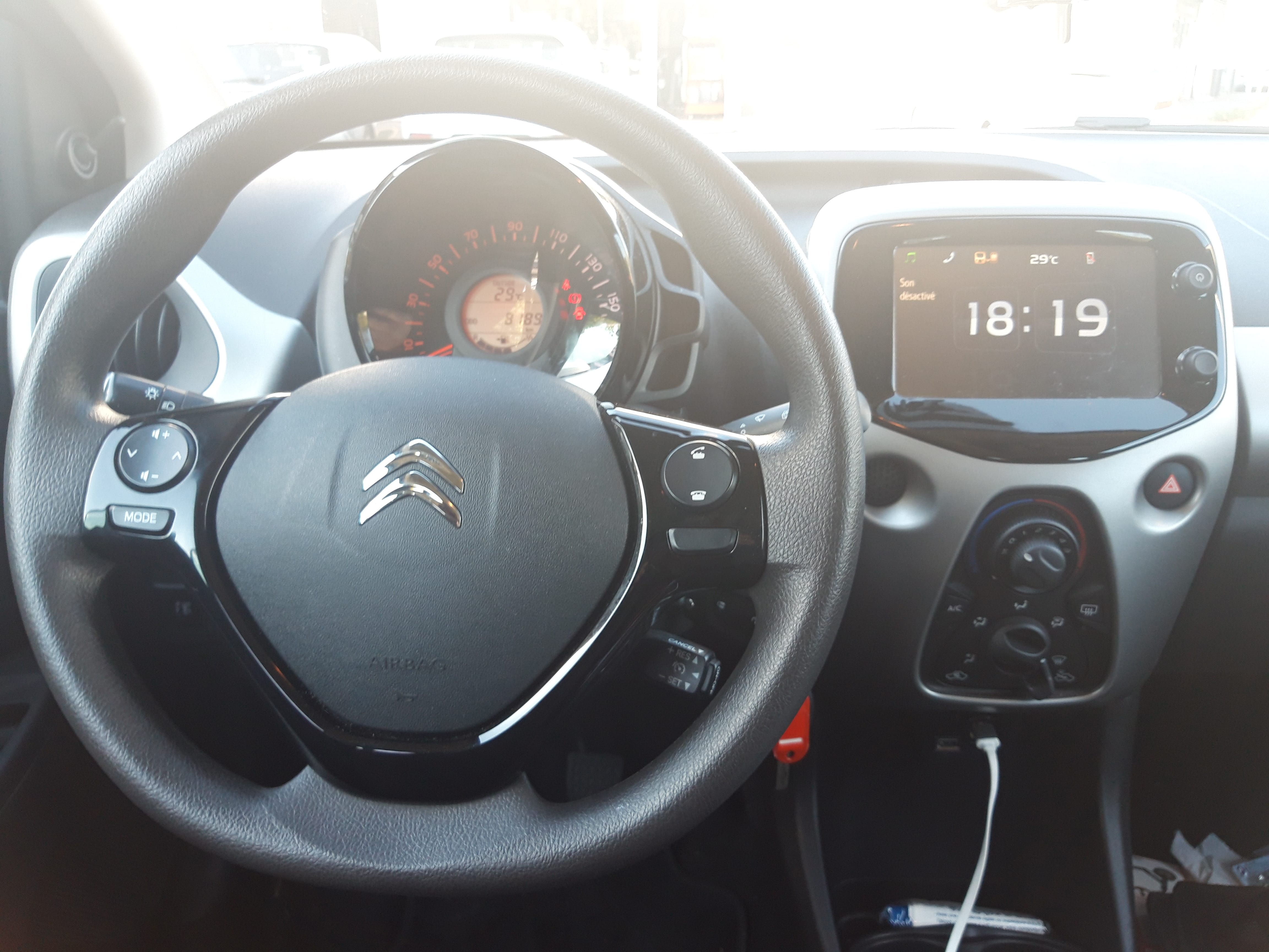 Citroen C1 FEEL 1L BLEUE NUIT with Bluetooth audio