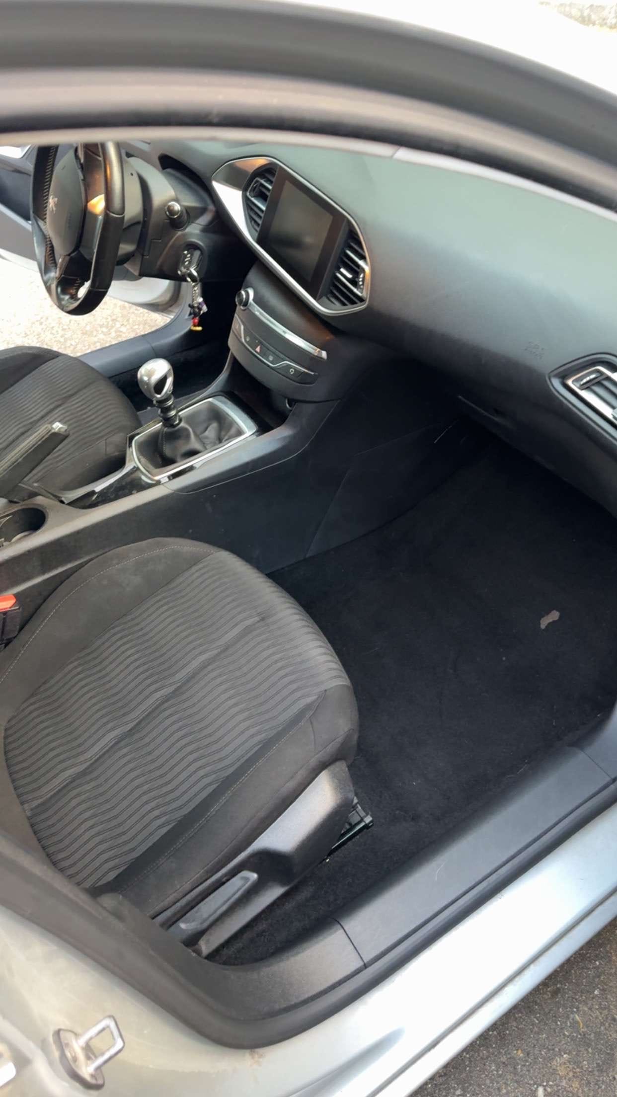 Peugeot 308 avec GPS