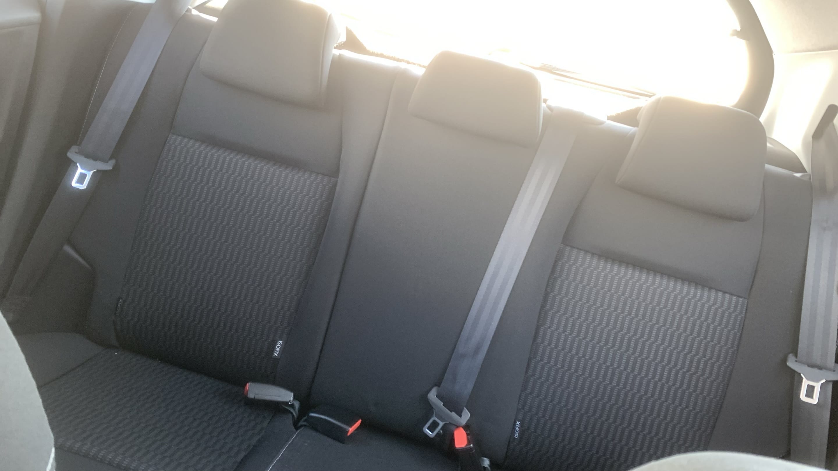 Peugeot 208 avec Siège bébé