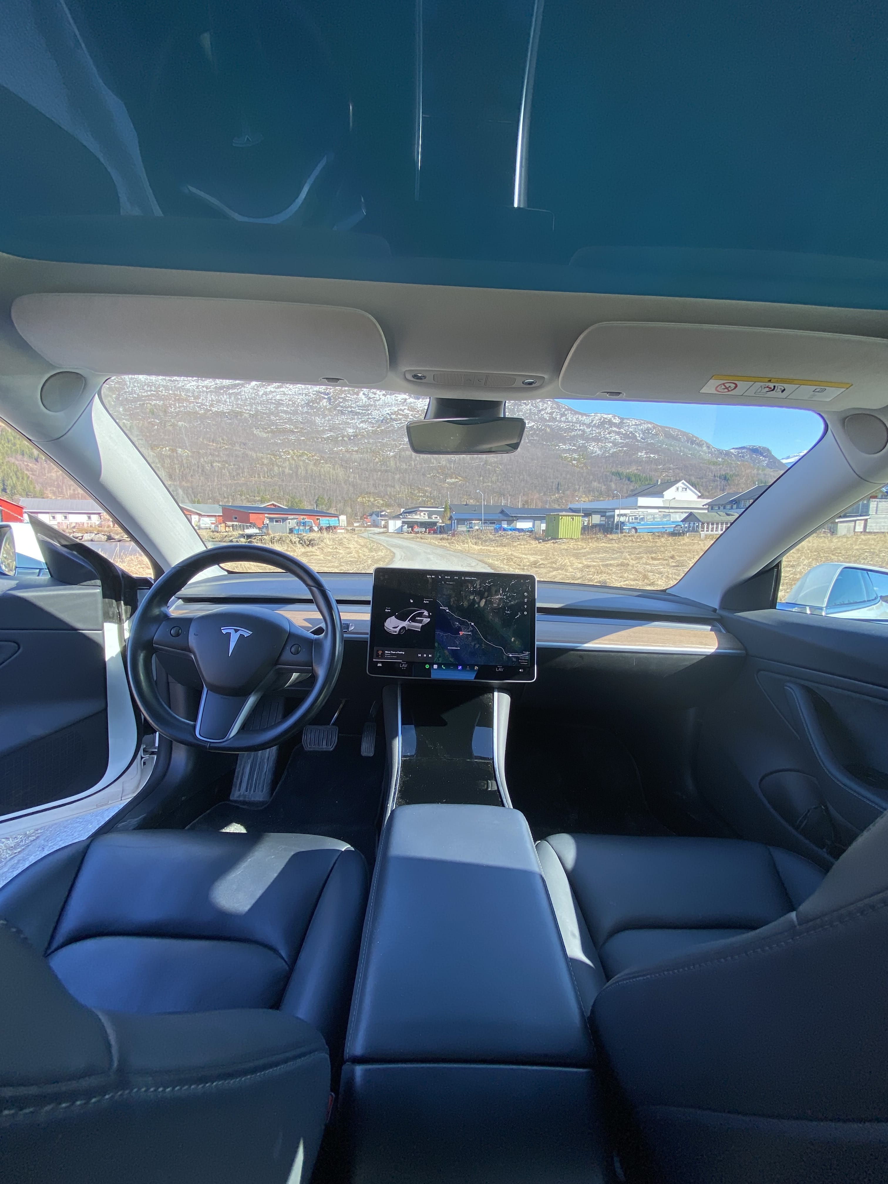 Tesla Model 3 med Cruisekontroll