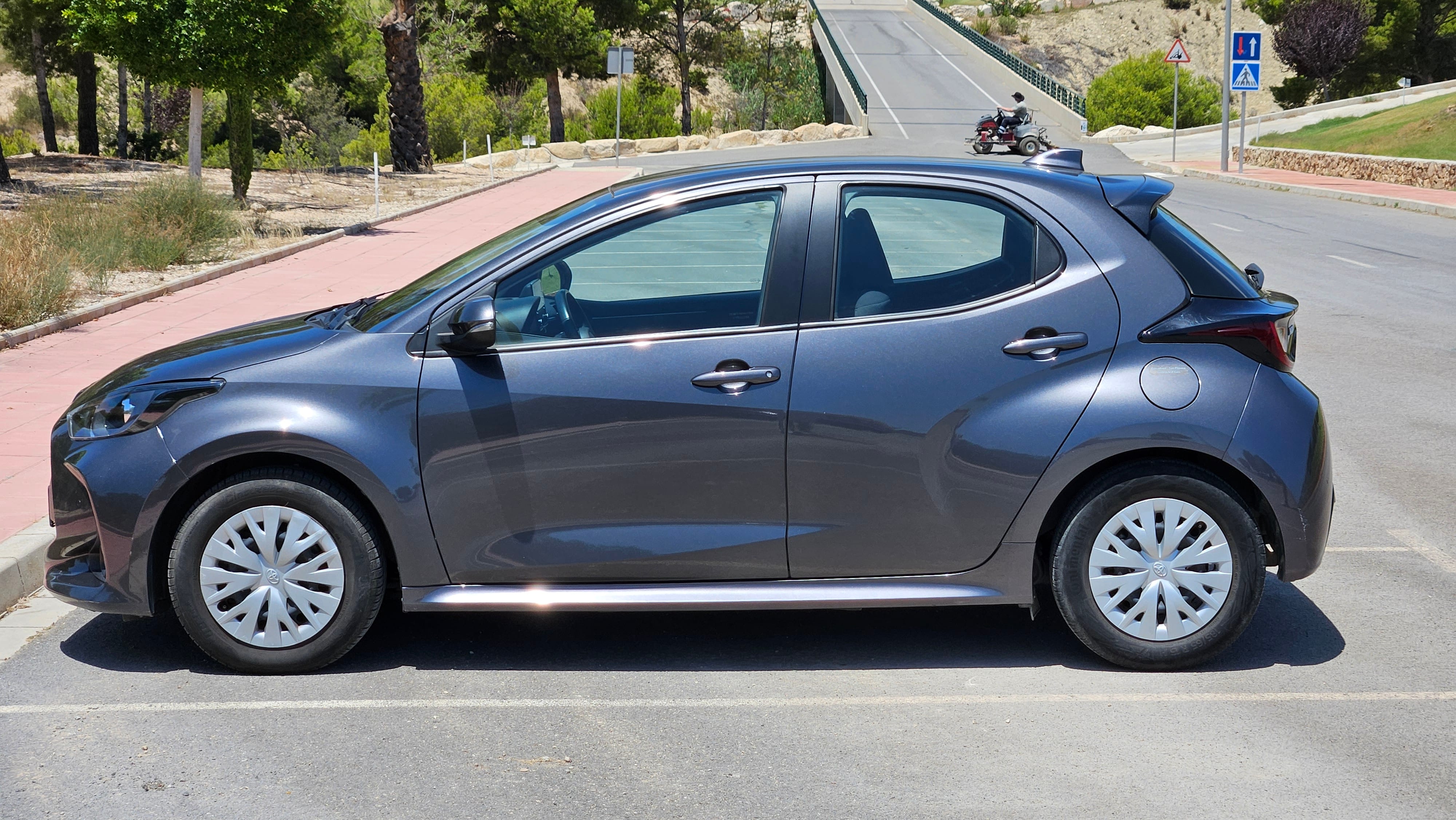Toyota Yaris Híbrido con Aire acondicionado