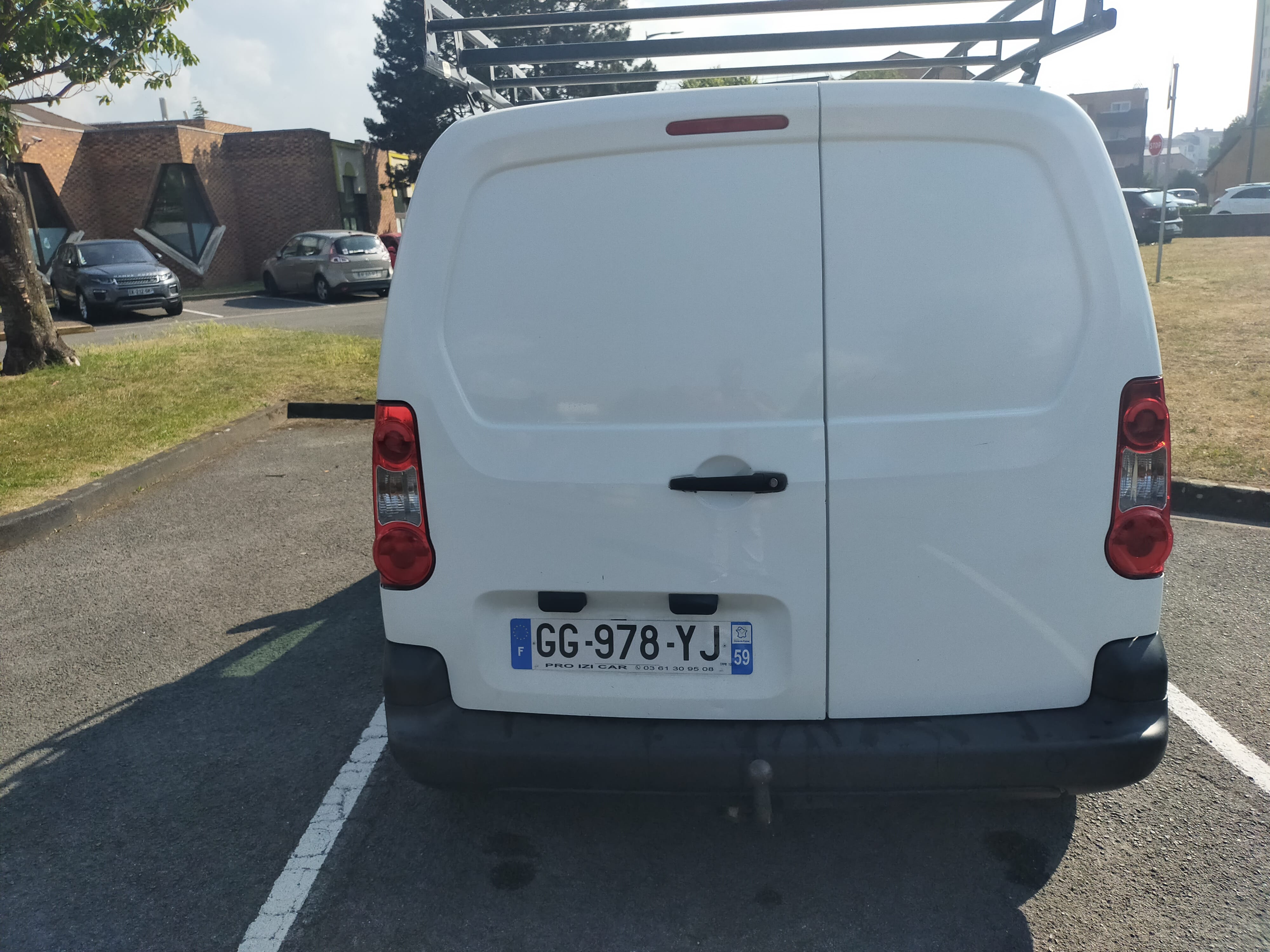 Peugeot Partner 1.6 HDI avec Coffre de toit