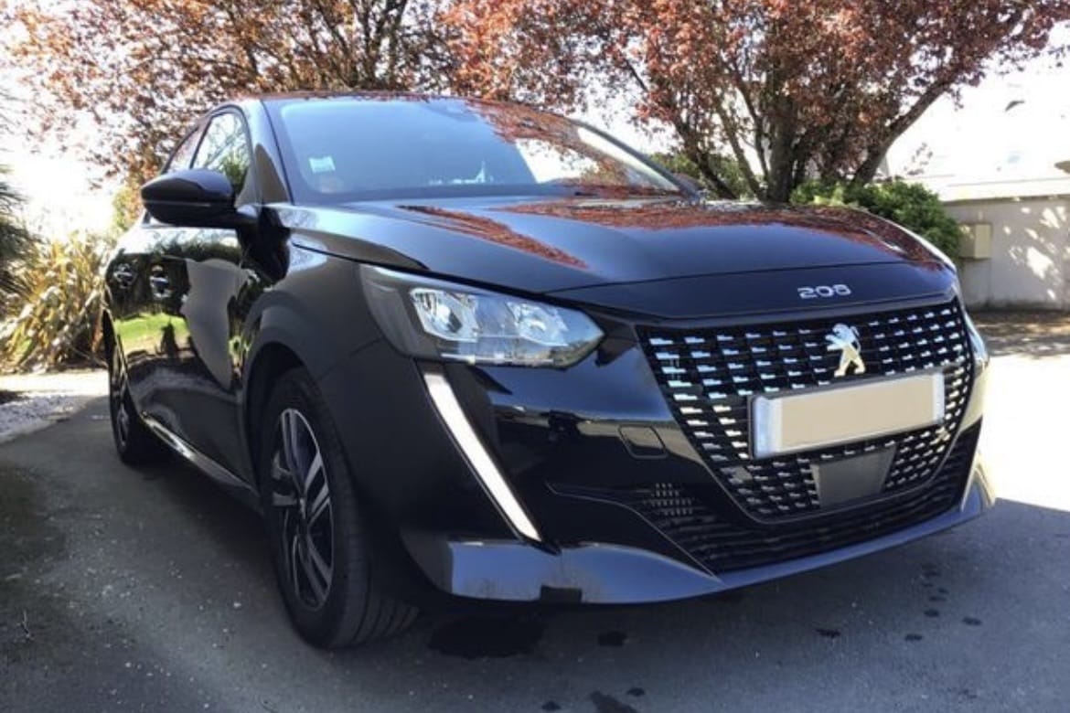 Peugeot 208 208 ALLURE PACK FULL BLACK avec Climatisation