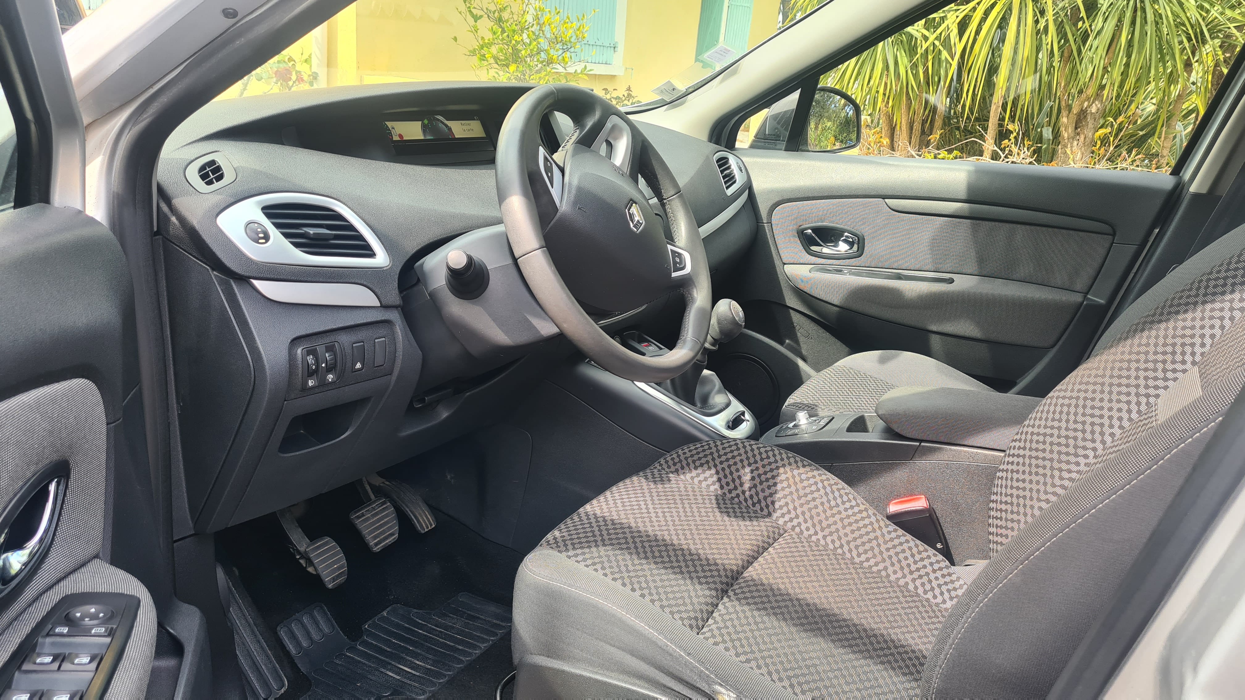 Renault Scenic 1,5 l hdi CONFORT climatisation  automatique avec Régulateur de vitesse