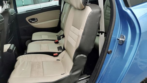 Renault Grand Scenic Accès exclusif dans la Gare de Bordeaux - Louez le Grand Scénic 7 Places – Spacieux