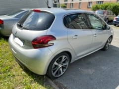 Peugeot 208 avec GPS