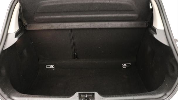 Renault Clio with Audio / iPod input