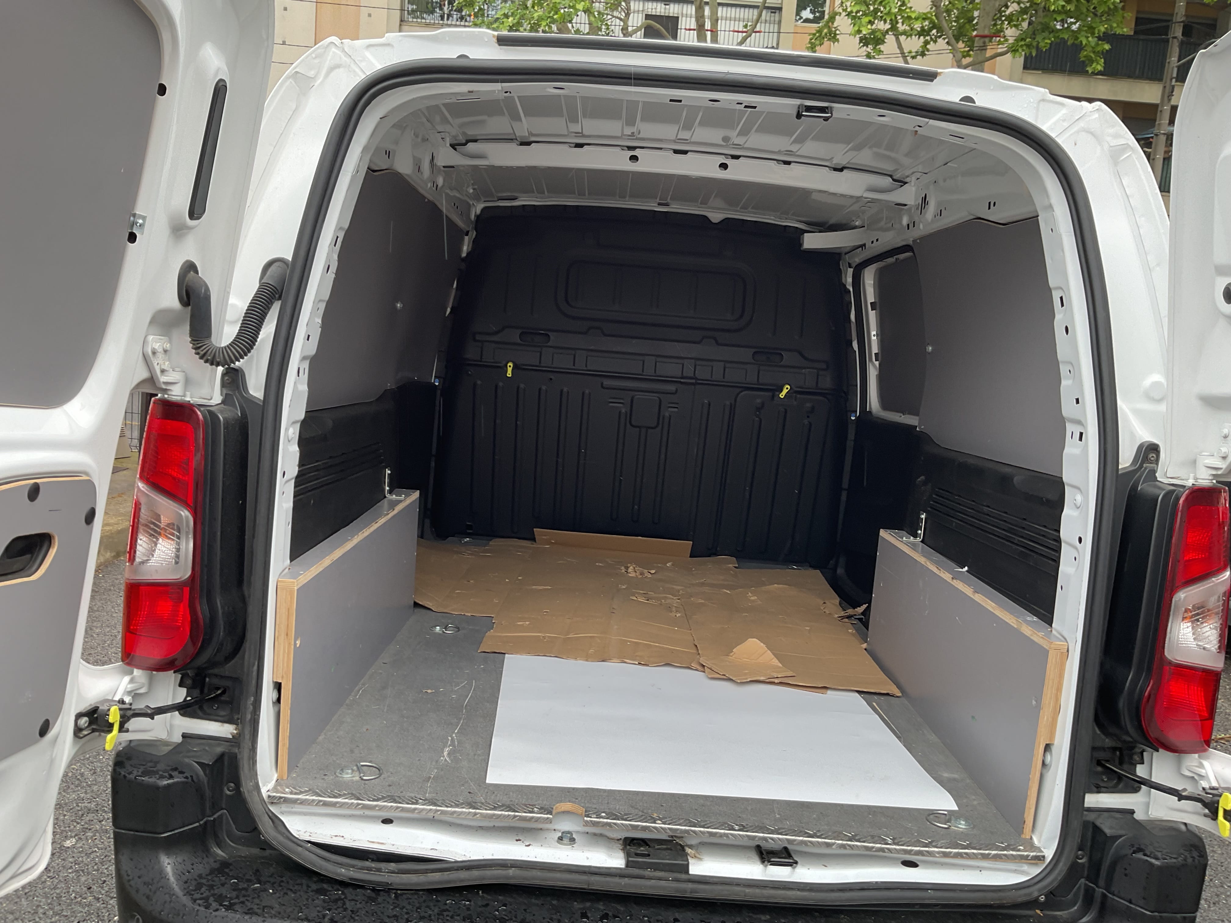 Peugeot Partner Fourgon avec Entrée audio / iPod