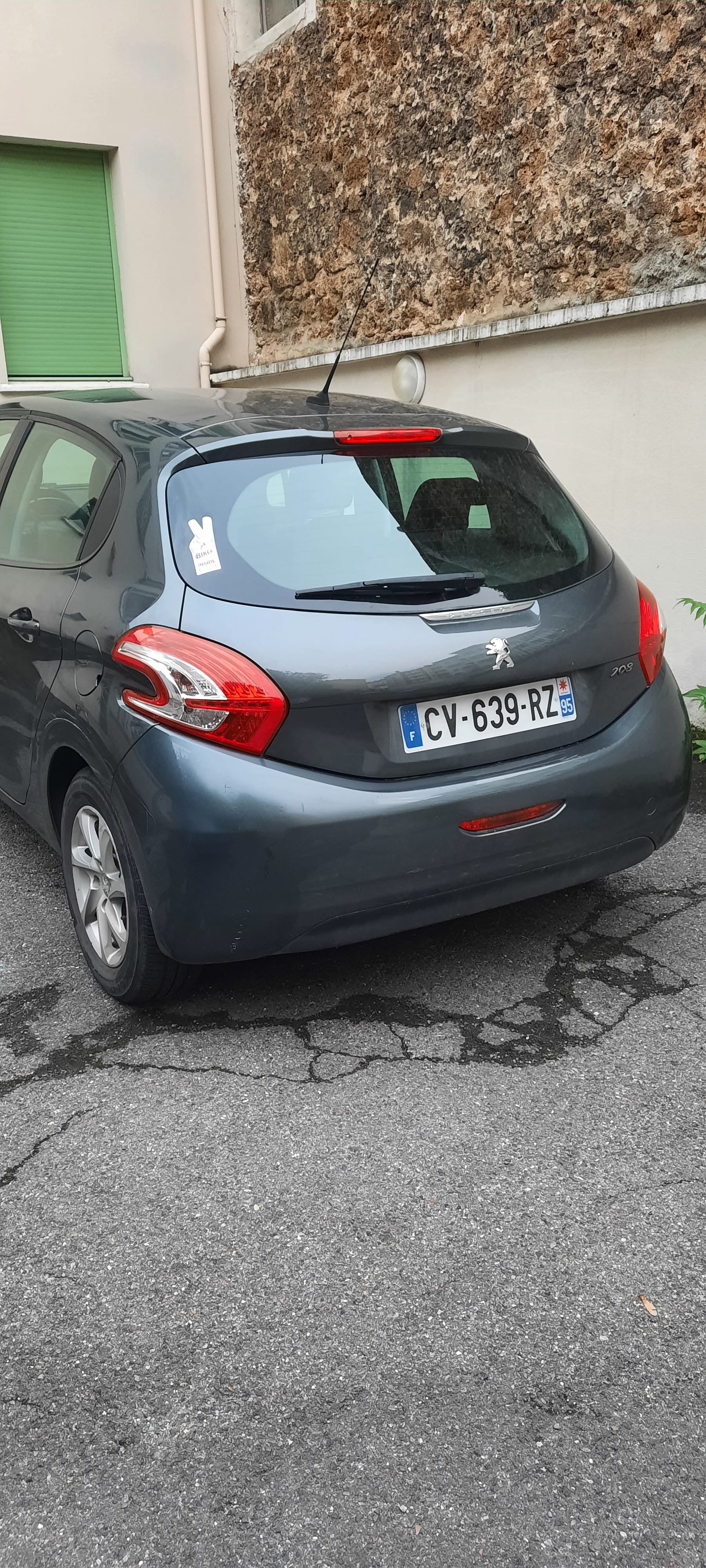 Peugeot 208 avec GPS