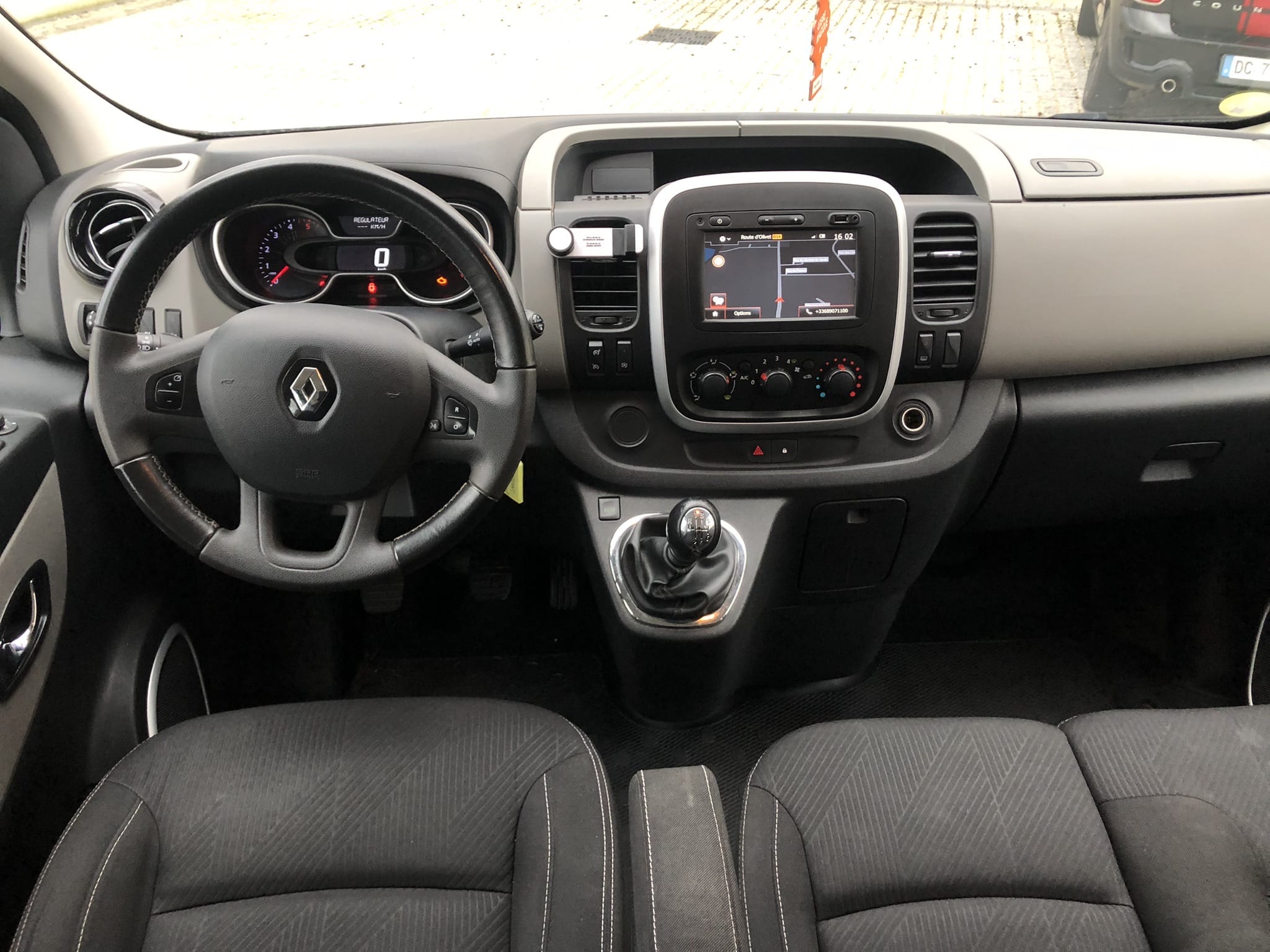 Renault Trafic Passenger 2.0 DCi 125Ch BVM6 Grand Confort 9 places avec GPS
