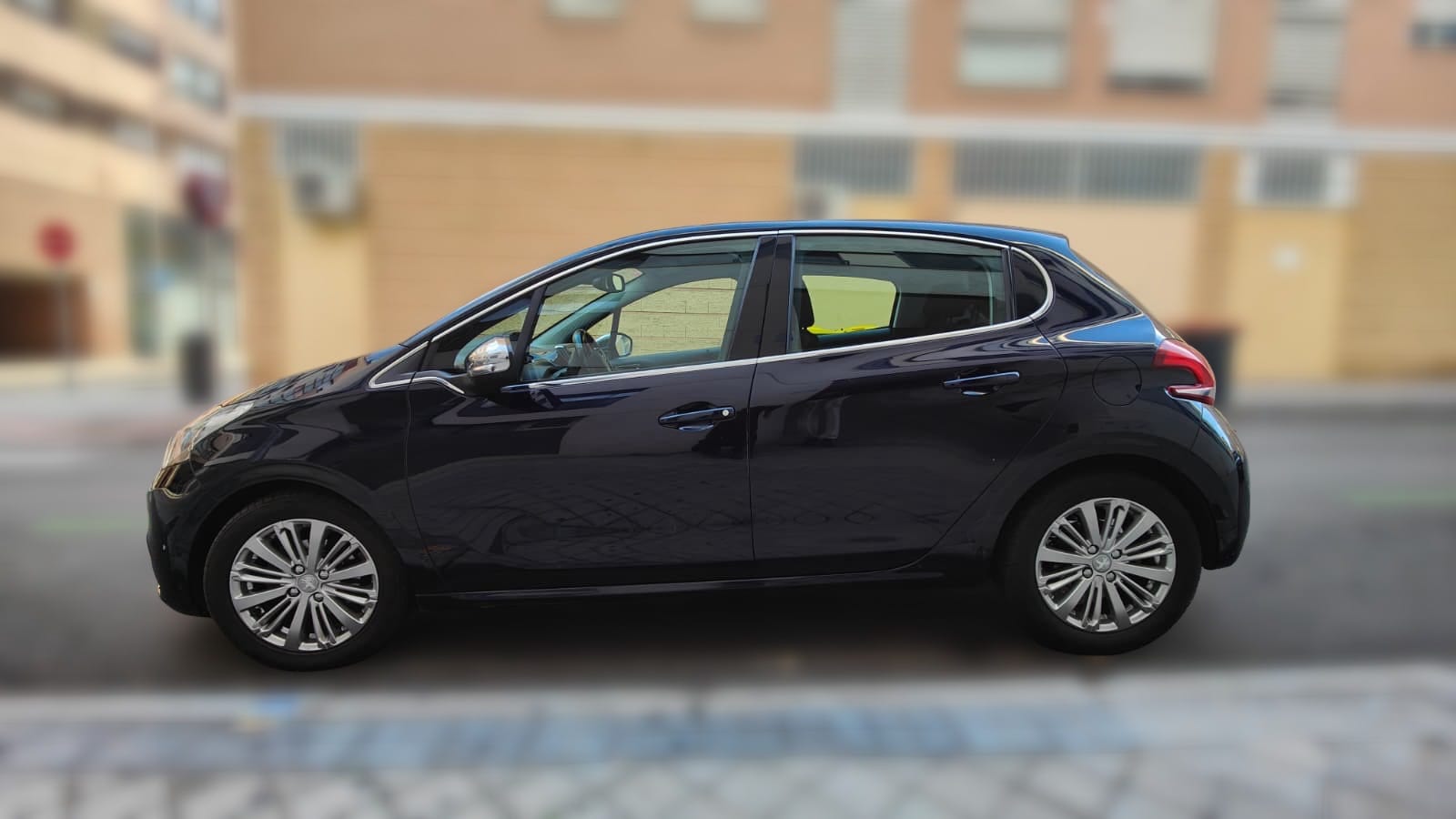 Peugeot 208 con Aire acondicionado
