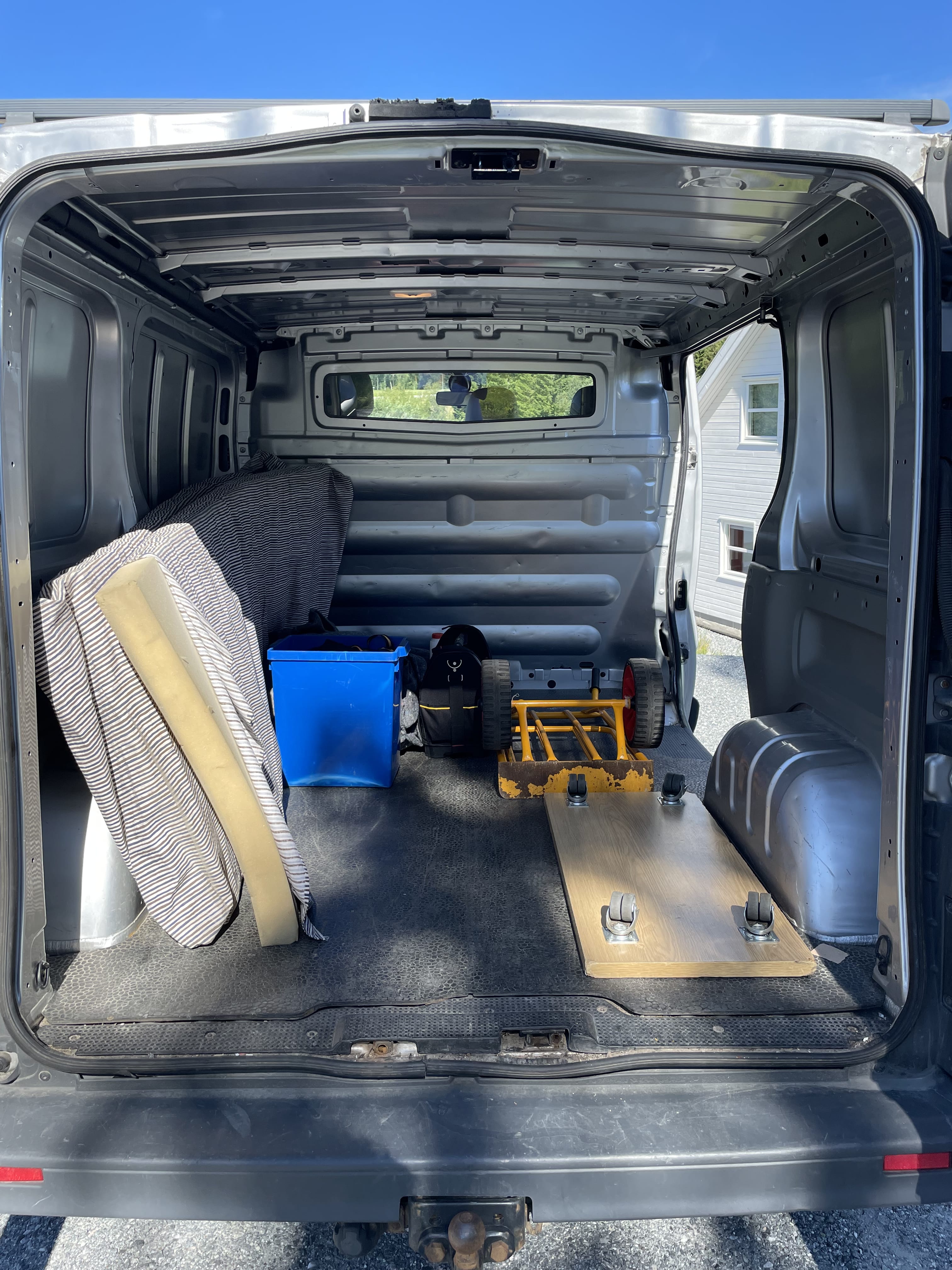 Opel Vivaro med Tilhengerfeste
