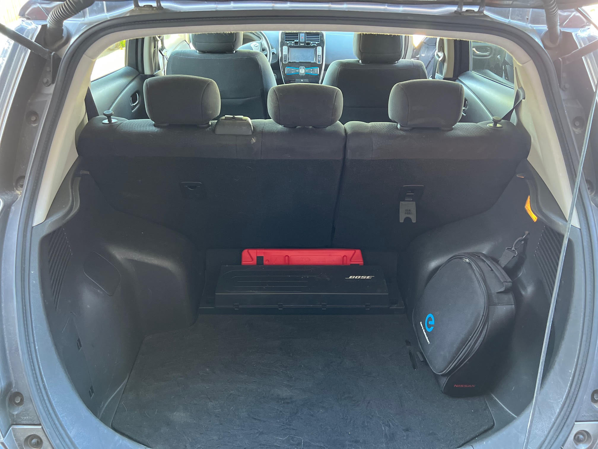 Nissan Leaf med Lydinngang