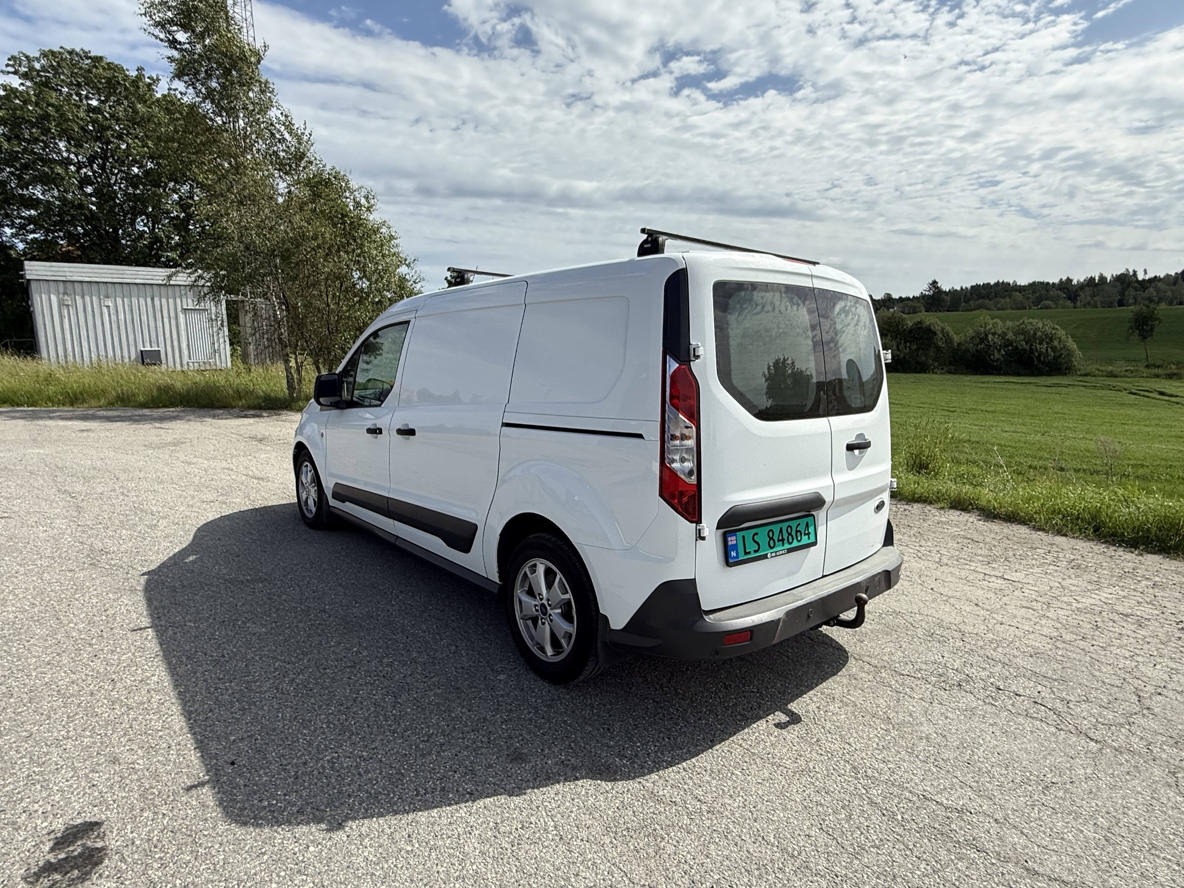 Ford Transit Connect XL med Lydinngang