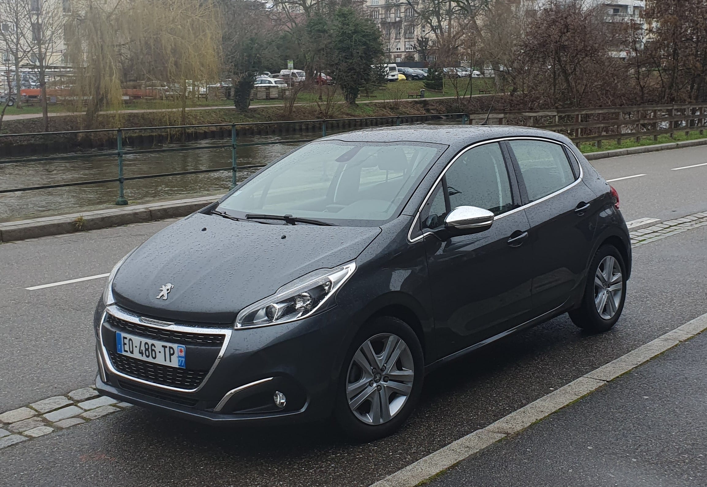 Peugeot 208 Allure essence, 2017, Essence 95
