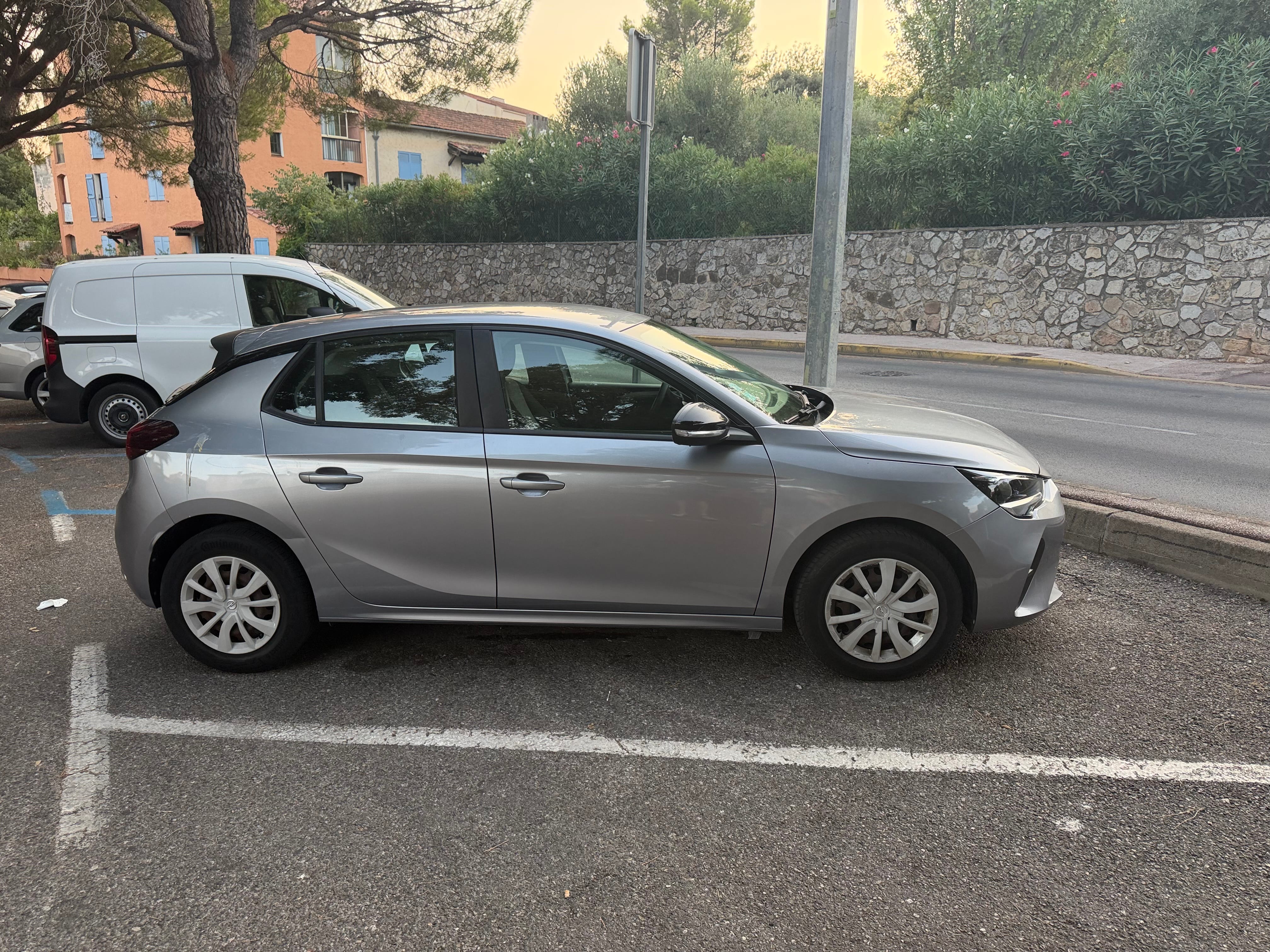 Opel Corsa F avec Climatisation
