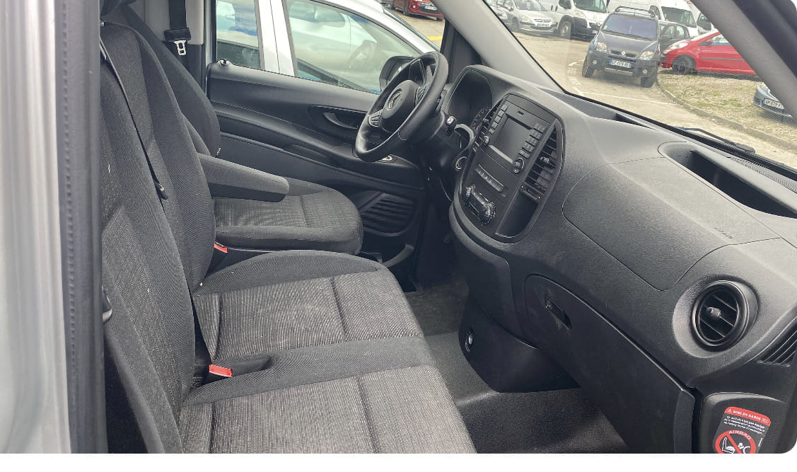 Mercedes Vito Tourer avec Entrée audio / iPod