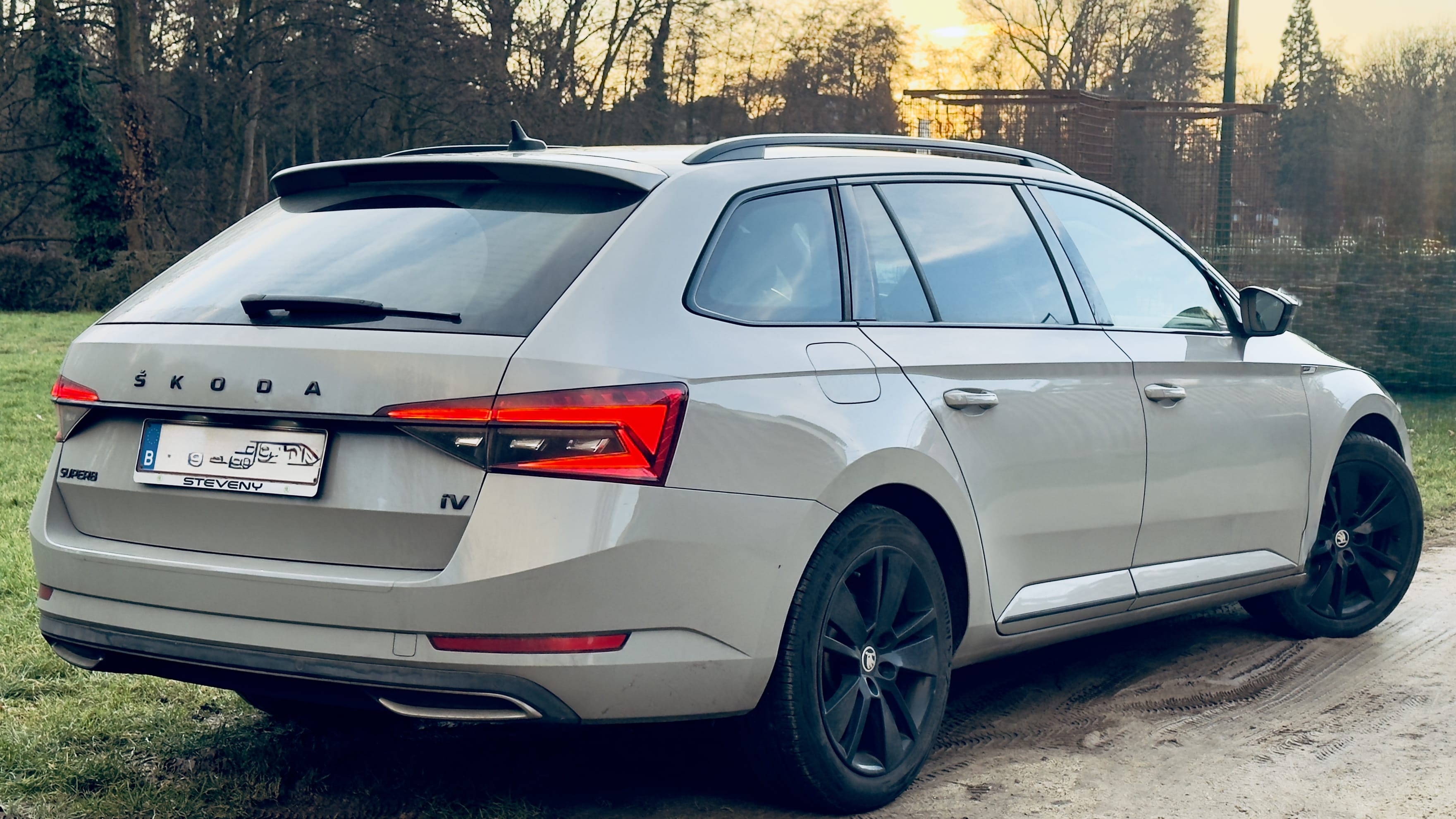 Skoda Superb Combi Hybride / E95 met GPS