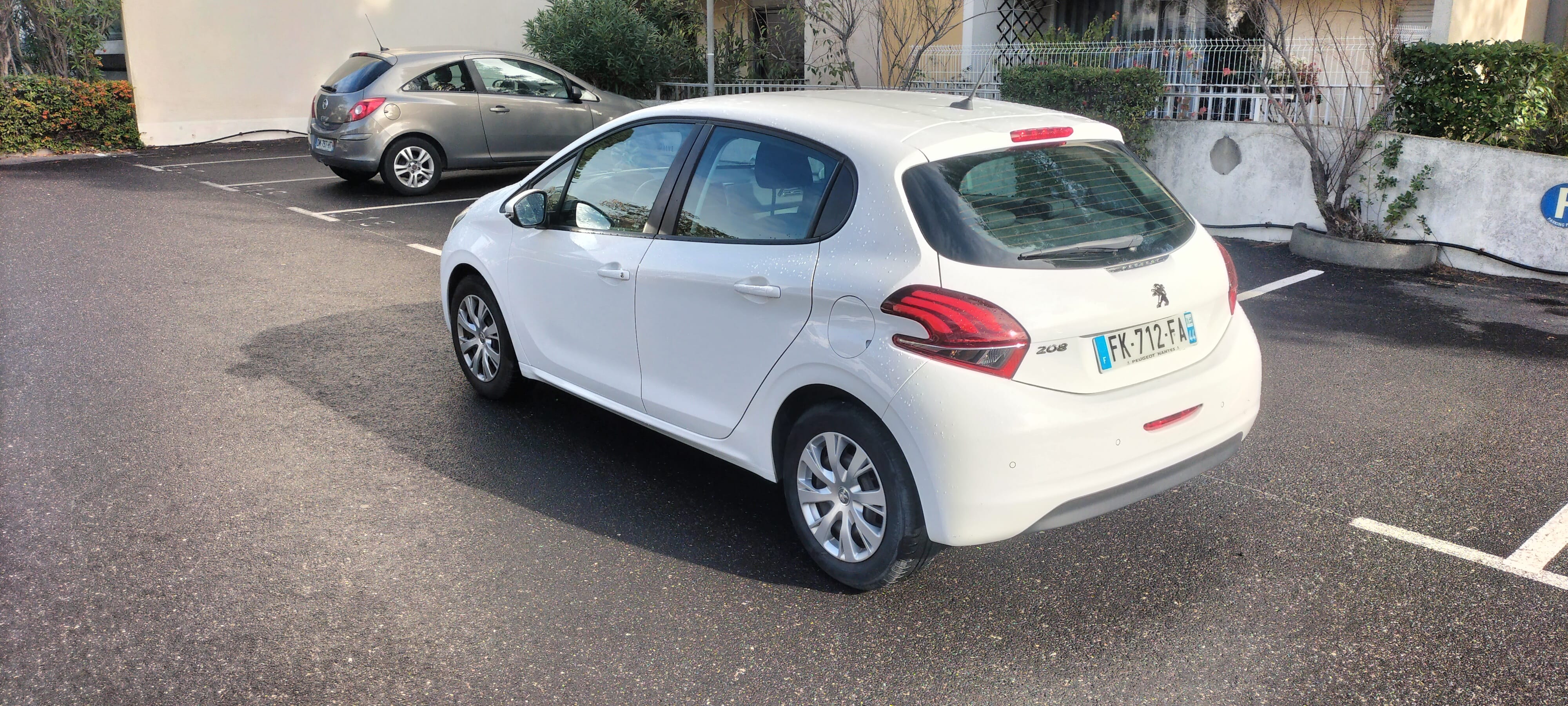 Peugeot 208 avec GPS