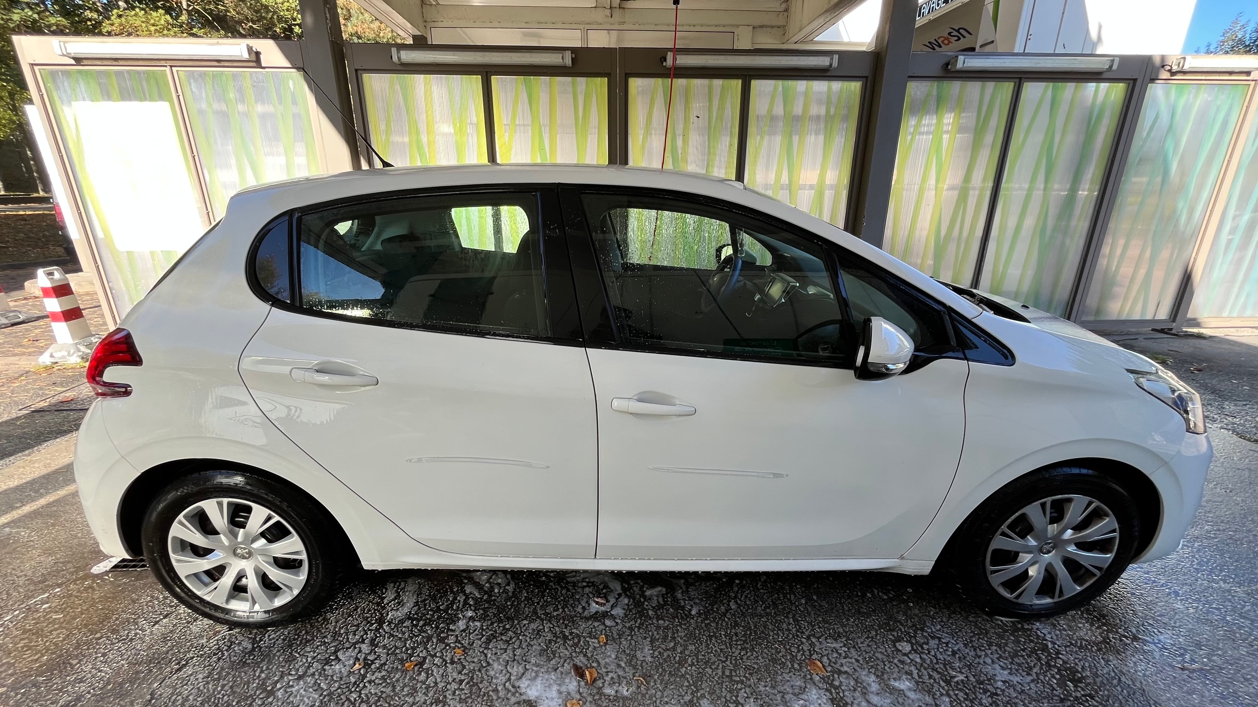 Peugeot 208 avec Climatisation