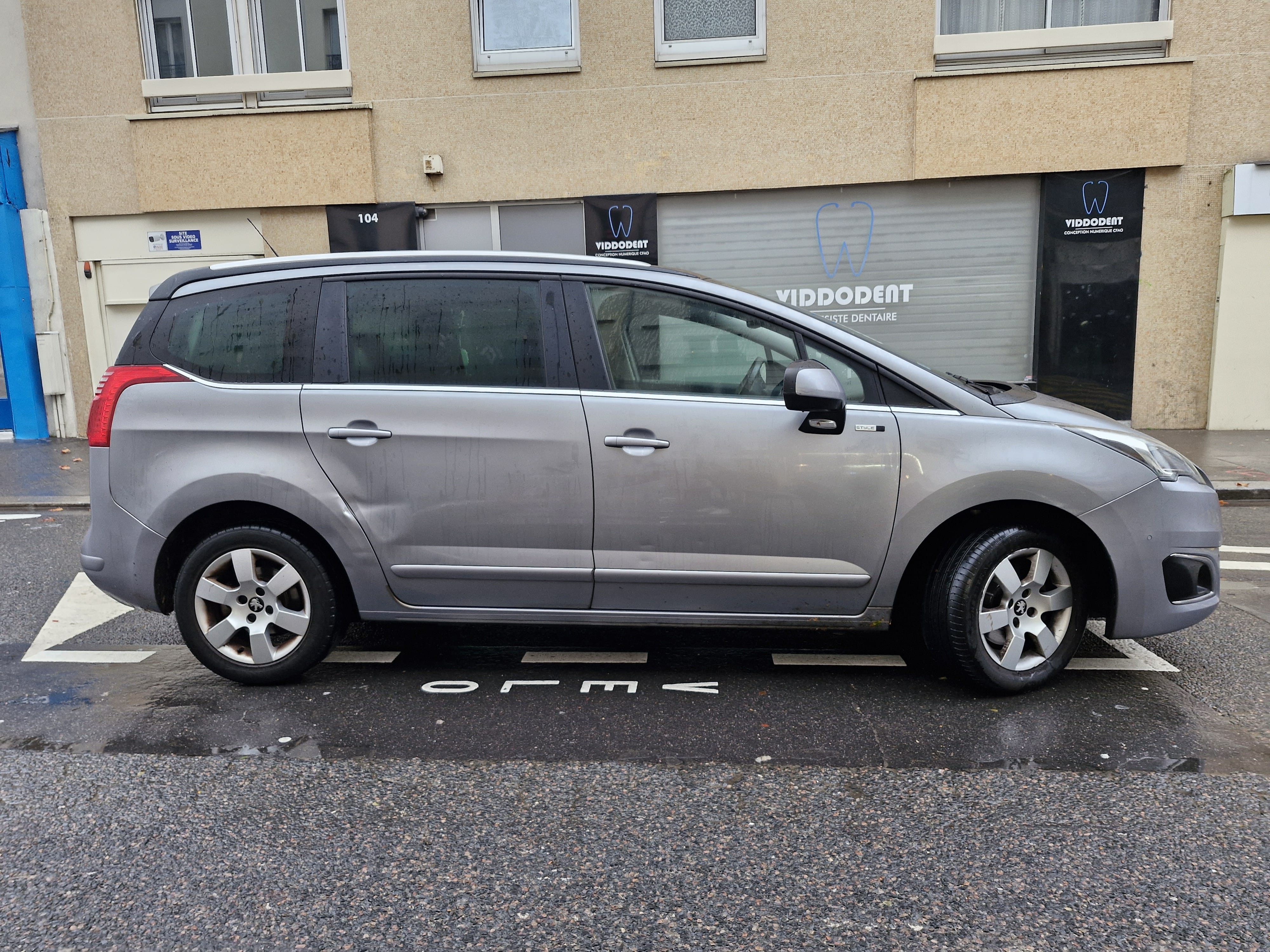Peugeot 5008 avec Climatisation