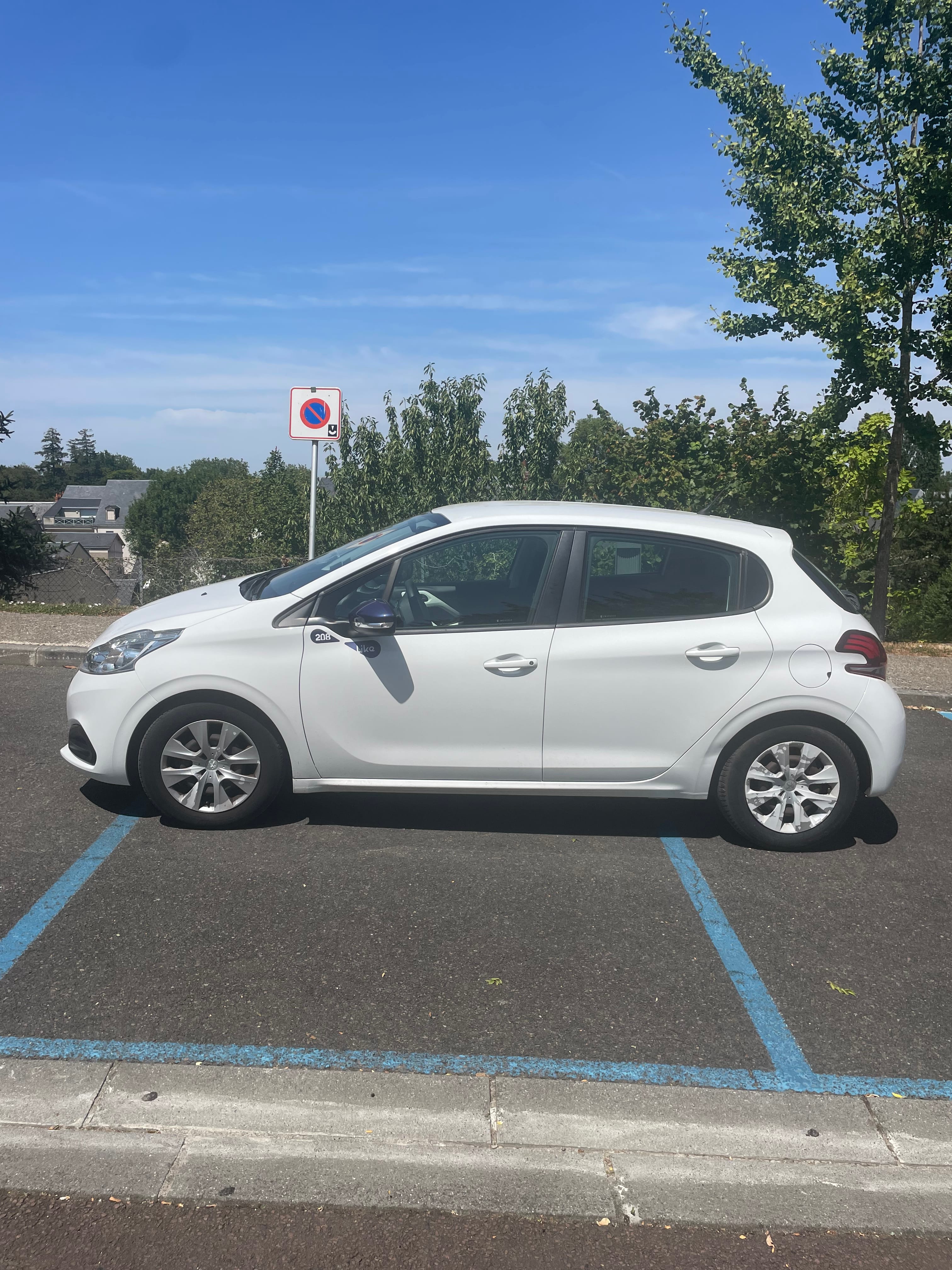 Peugeot 208 avec Climatisation
