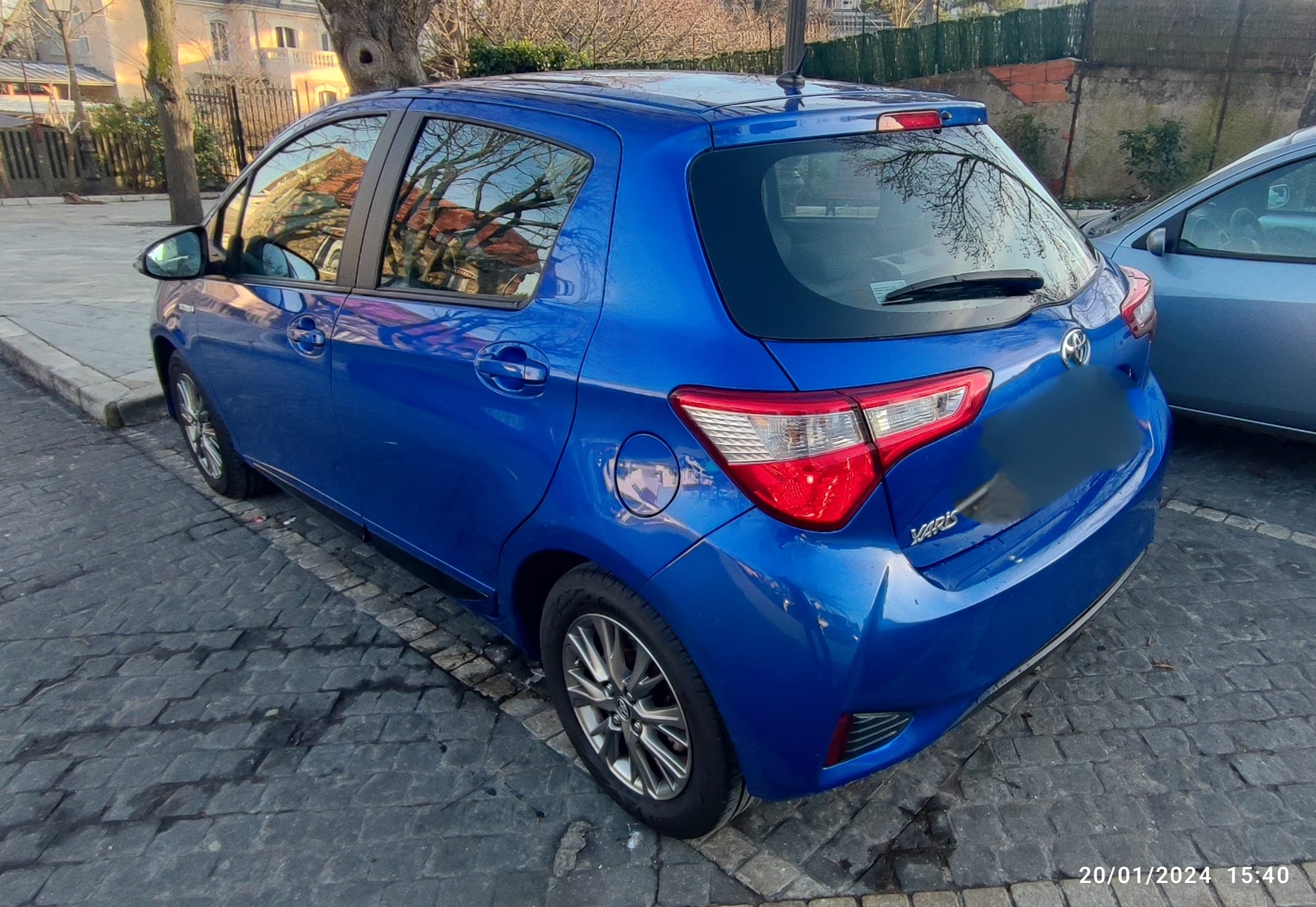 Toyota Yaris Hybride (Economique - faible consommation) avec Siège bébé